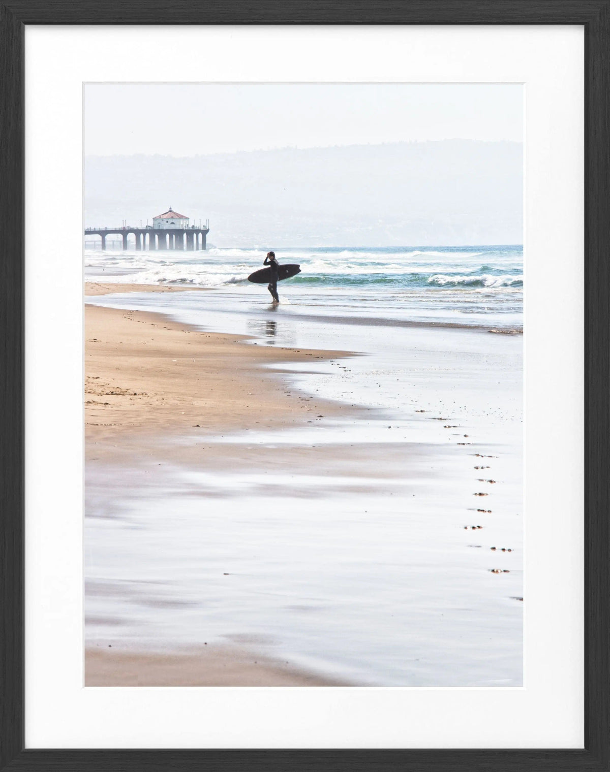 Schwarz-weiß Poster mit Rahmen, Kalifornien Manhattan Beach Surfer, Cosman-Photocollection, 25x31cm, Wanddekoration