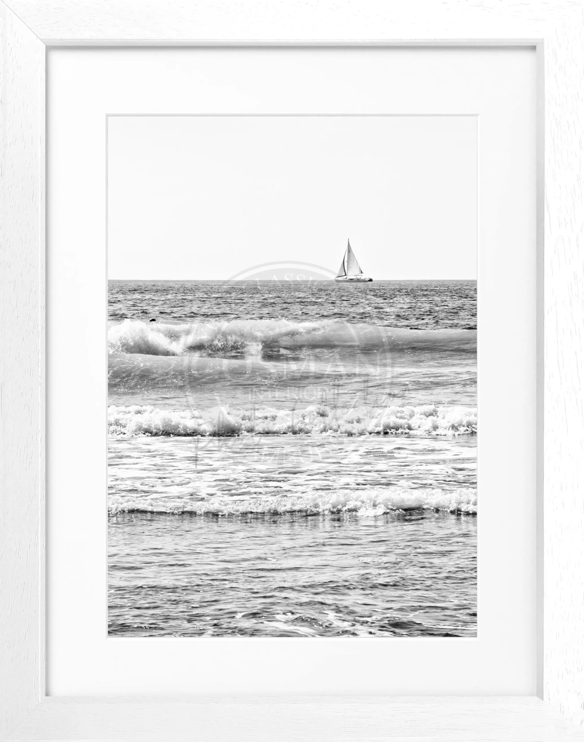 Schwarz-weiß Poster mit Rahmen, Kalifornien ’Ocean’ Motiv, 25x31cm, von Cosman-Photocollection.