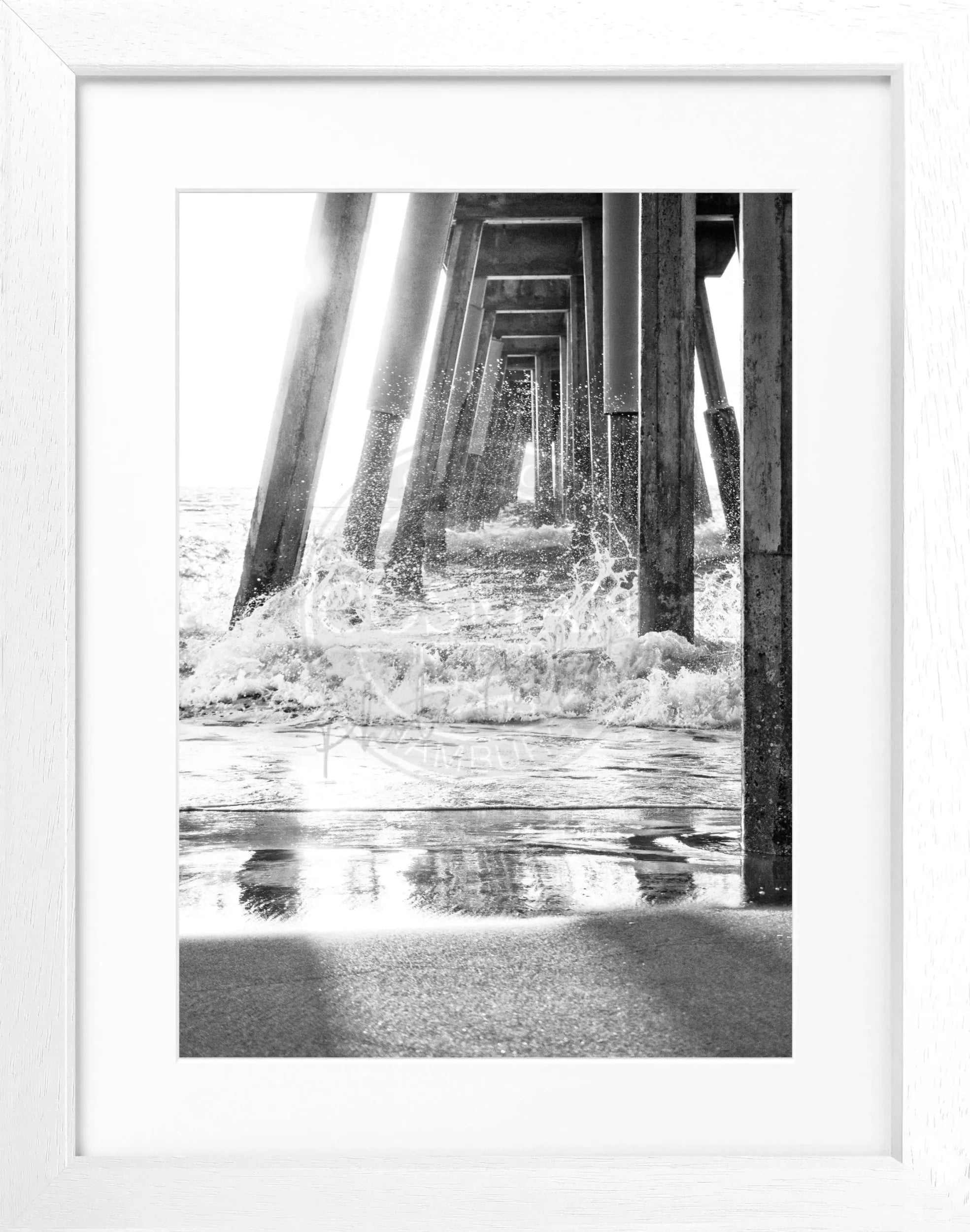 Schwarz-weiß Poster mit Rahmen von Cosman-Photocollection, Kalifornien Pier Motiv, 25x31 cm, dekoratives Wandbild