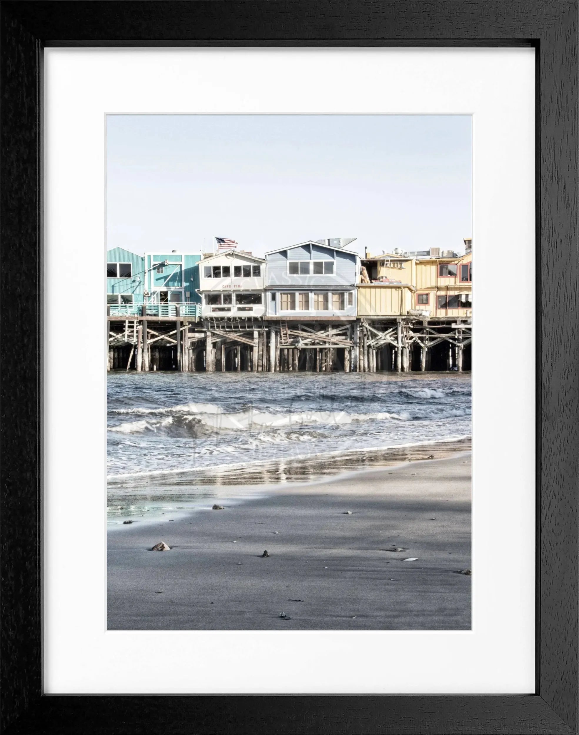 Schwarz-weiß Poster mit Rahmen von Cosman-Photocollection, Kalifornien Pier Monterey, 25x31cm, Wanddekoration mit Meerblick
