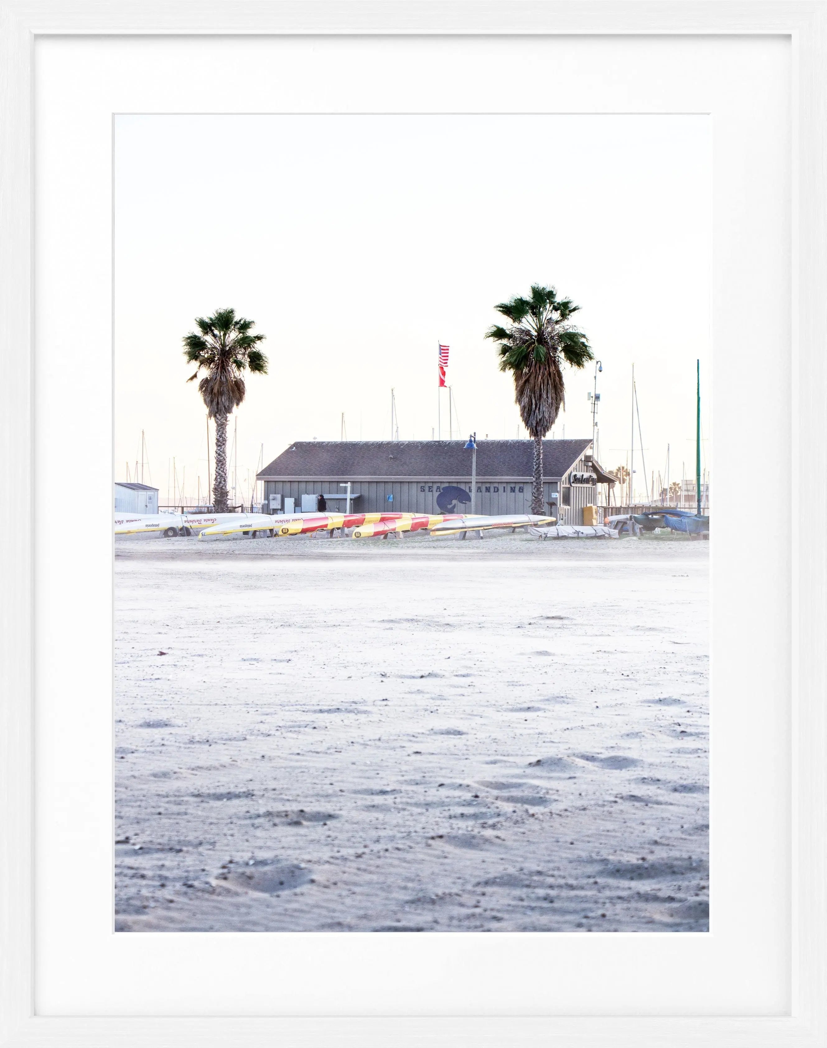 Schwarz-weiß Poster mit Rahmen von Cosman-Photocollection, Kalifornien Santa Barbara Beach, 25x31 cm, Landschaftsaufnahme
