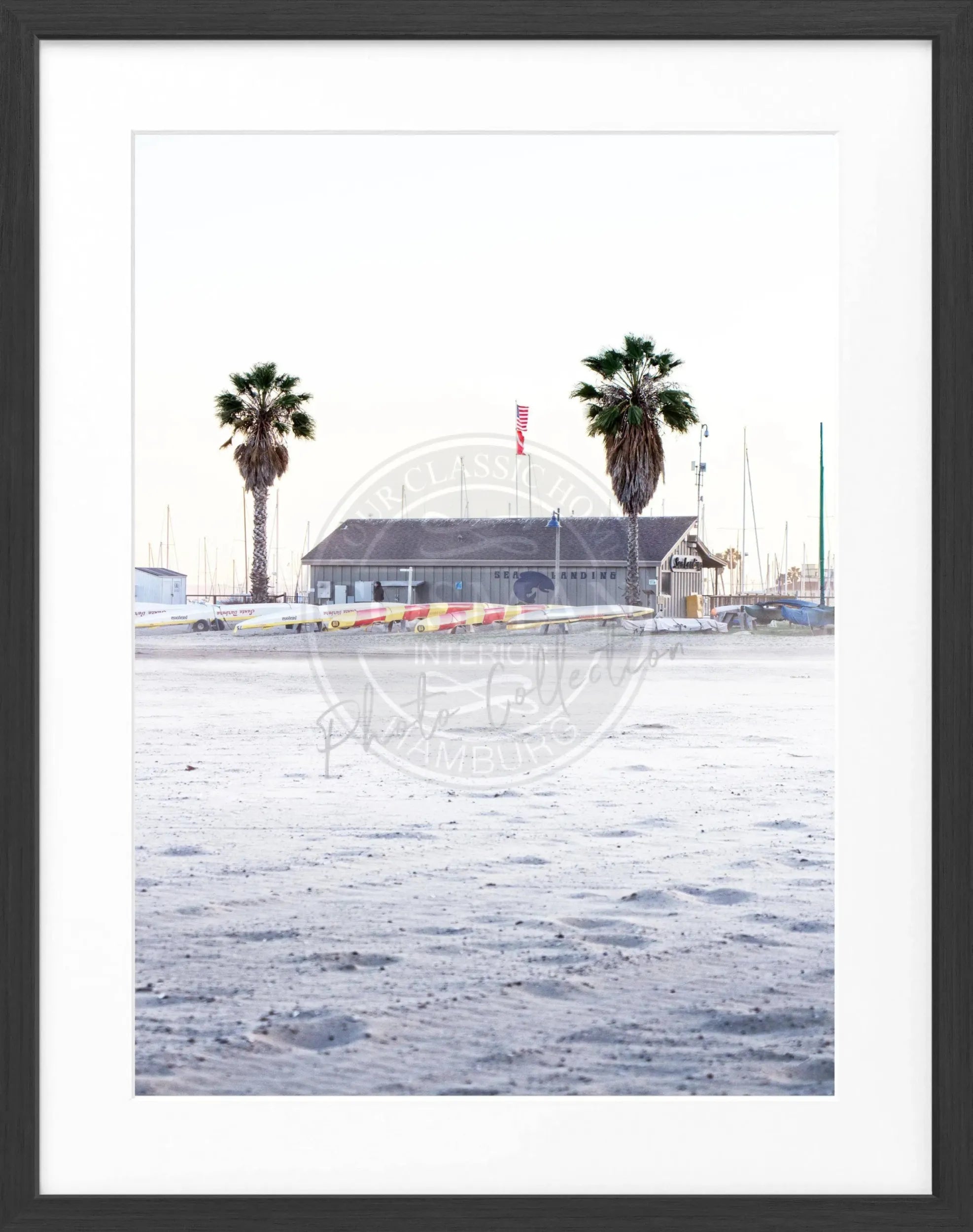 Schwarz-weiß Poster mit Rahmen von Cosman-Photocollection, Kalifornien Santa Barbara Beach, 25x31cm, inspirierende Küstenlandschaft