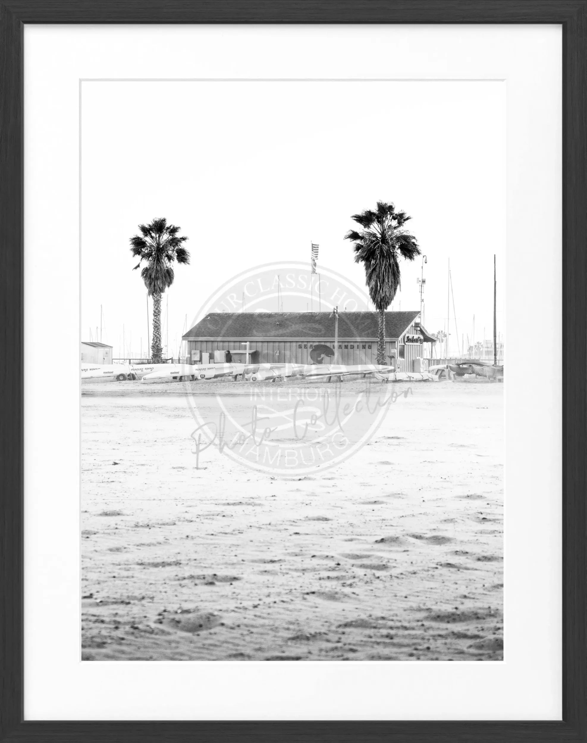Schwarz-weiß Poster mit Rahmen von Cosman-Photocollection, Kalifornien Santa Barbara Beach, 25x31 cm, Wanddekoration