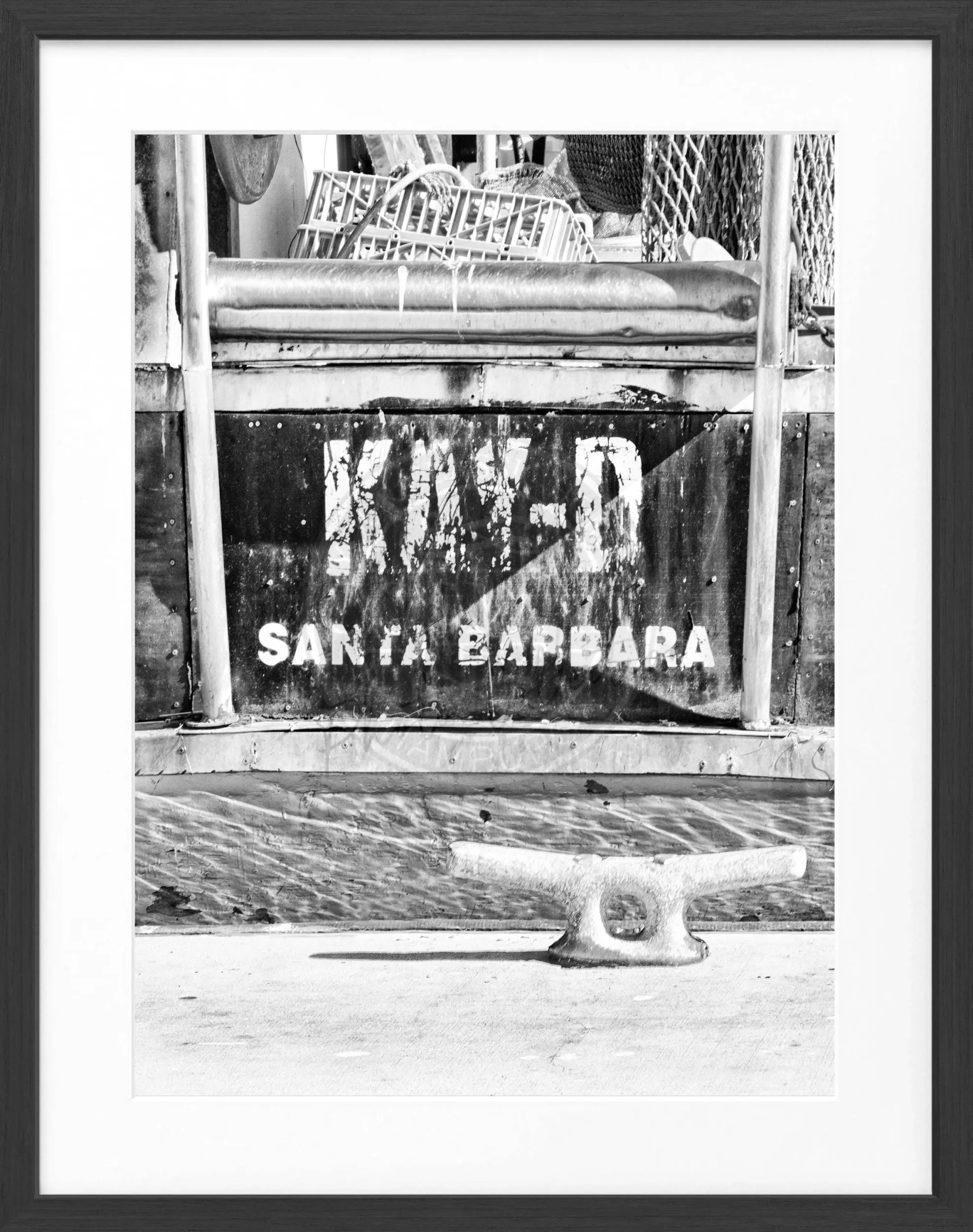 Schwarz-weiß Poster mit Rahmen, Kalifornien Santa Barbara Boot Motiv, von Cosman-Photocollection, 25x31 cm