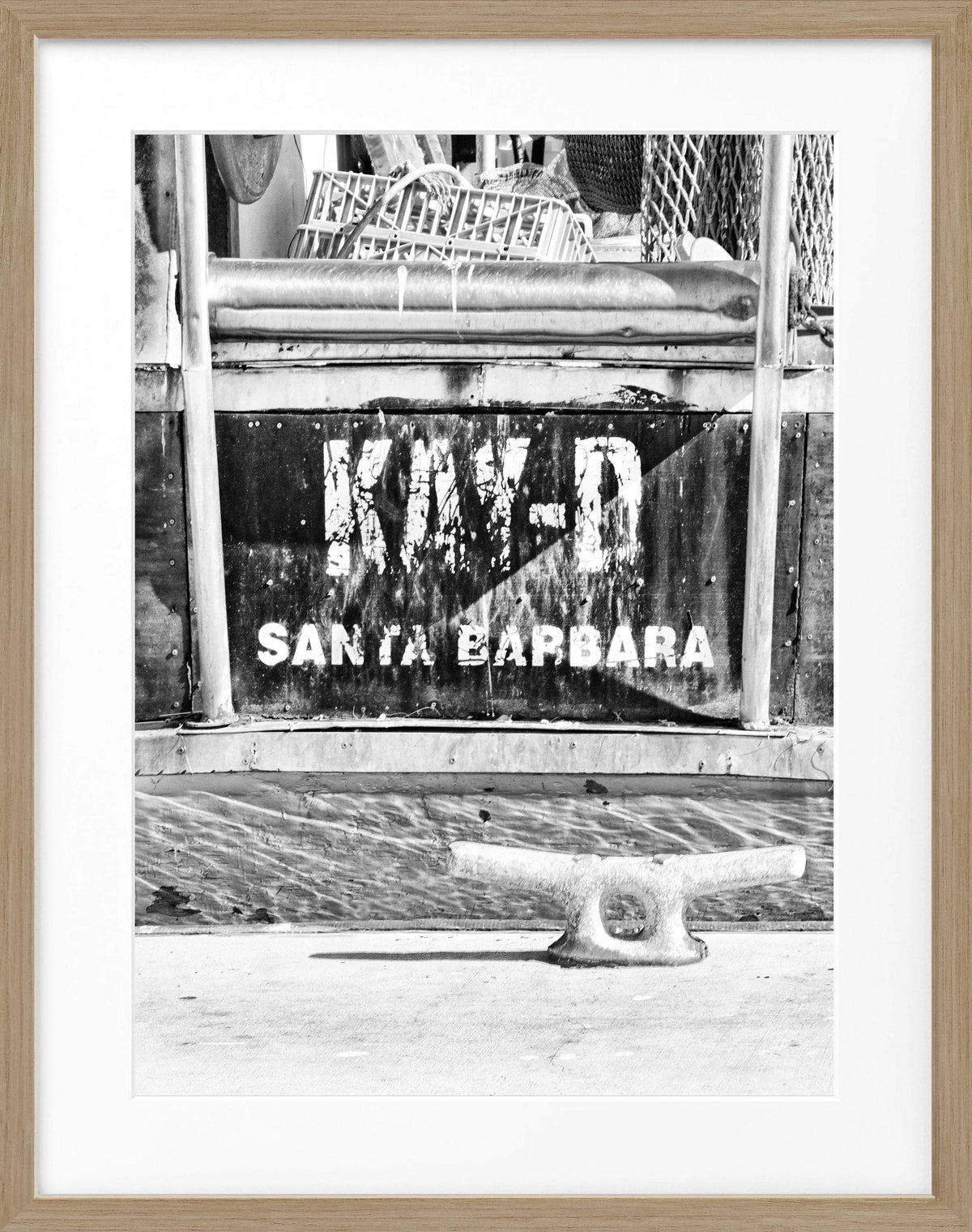 Schwarz-weiß Poster mit Rahmen von Cosman-Photocollection, Kalifornien Santa Barbara Boot Motiv, 25x31 cm