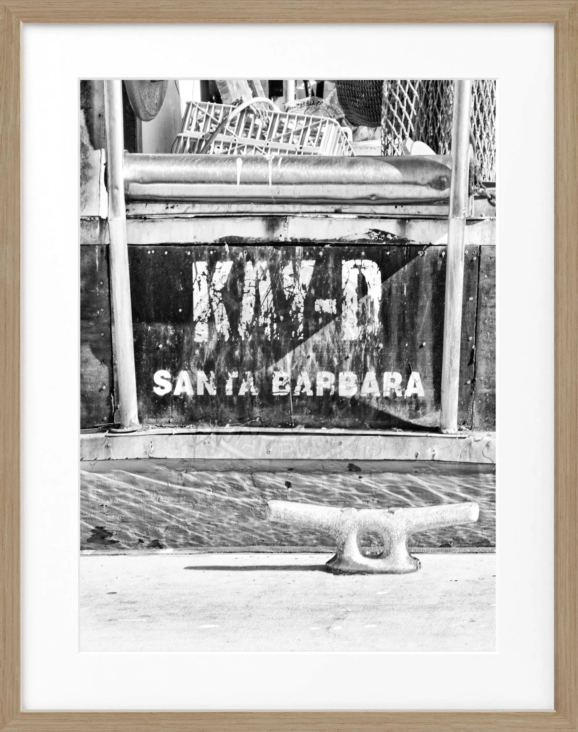 Schwarz-weiß Poster mit Rahmen von Cosman-Photocollection, Kalifornien Santa Barbara Boot Motiv, 25x31 cm