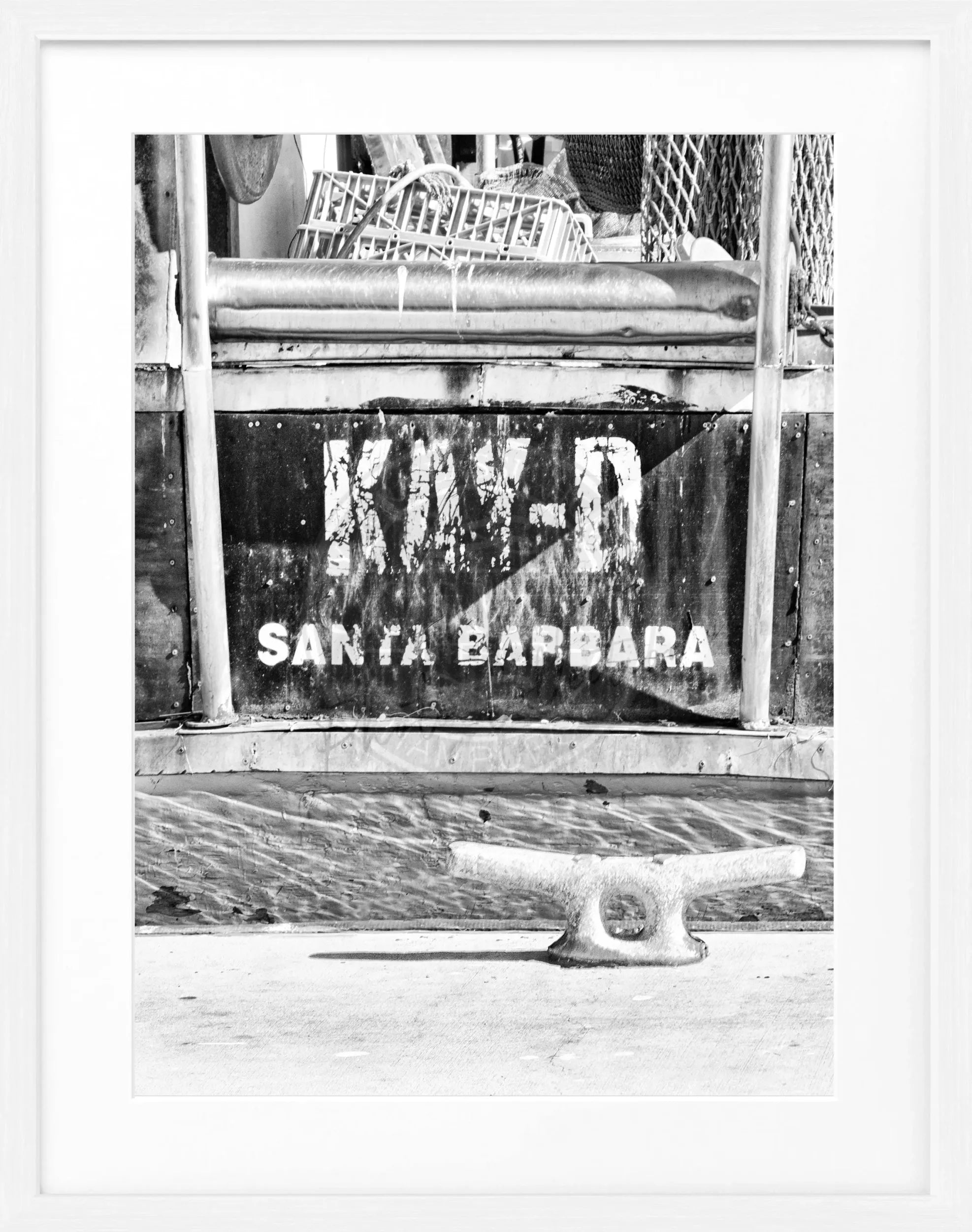 Schwarz-weiß Poster mit Rahmen, Kalifornien Santa Barbara Boot Motiv, von Cosman-Photocollection, 25x31 cm