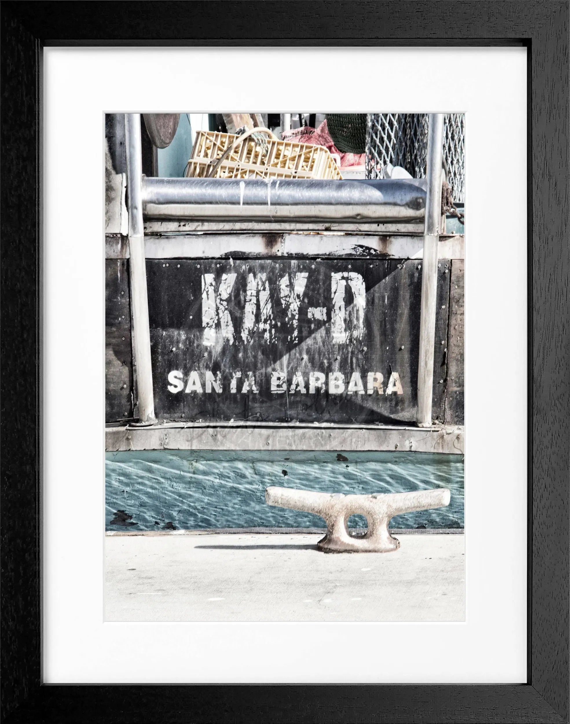 Schwarz-weiß Poster mit Rahmen von Cosman-Photocollection, Kalifornien Santa Barbara Boot Motiv, 25x31 cm, Wanddekoration
