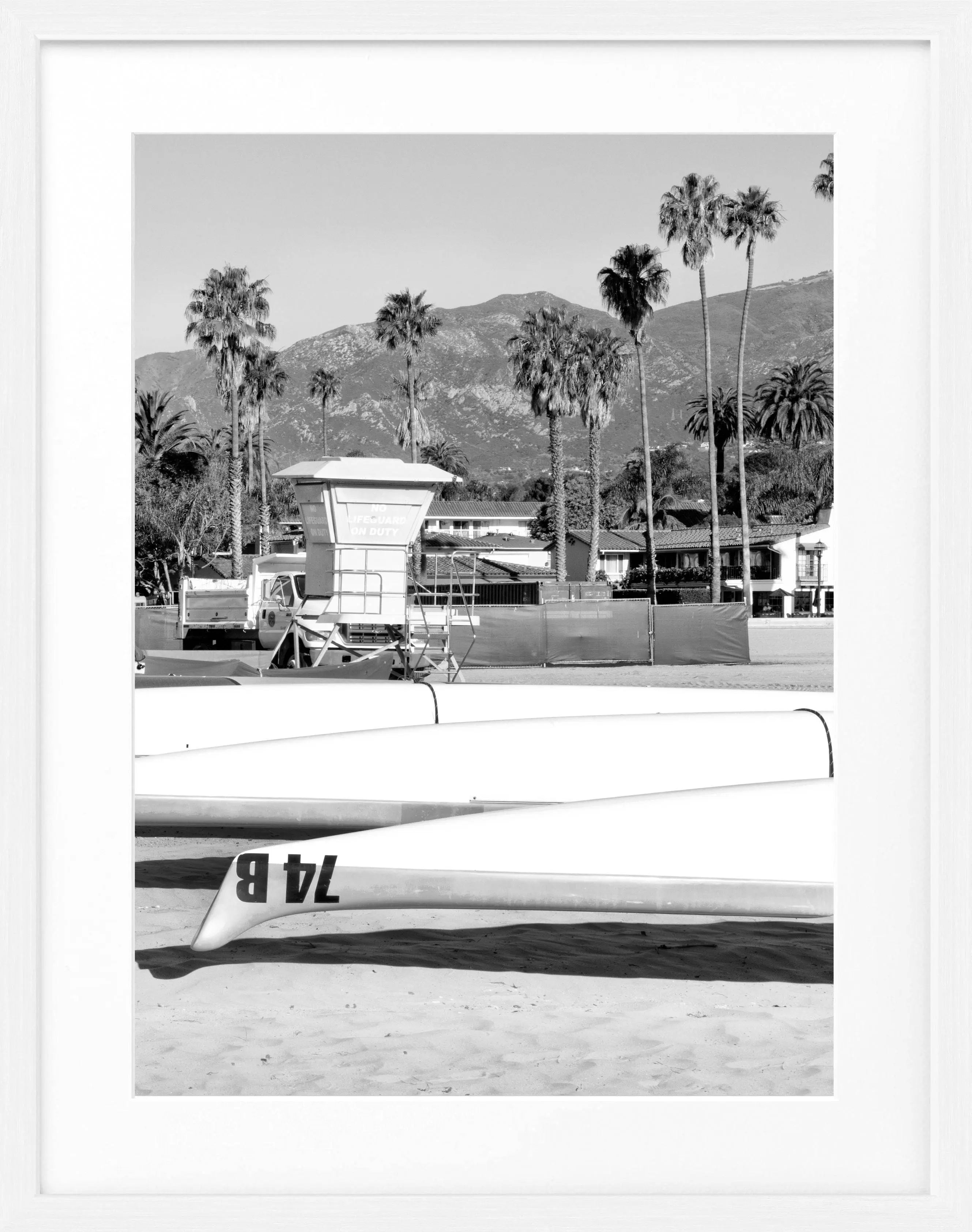 Schwarz-Weiß Poster mit Rahmen von Santa Barbara, Kalifornien, von Cosman-Photocollection, 25x31 cm, Wanddekoration