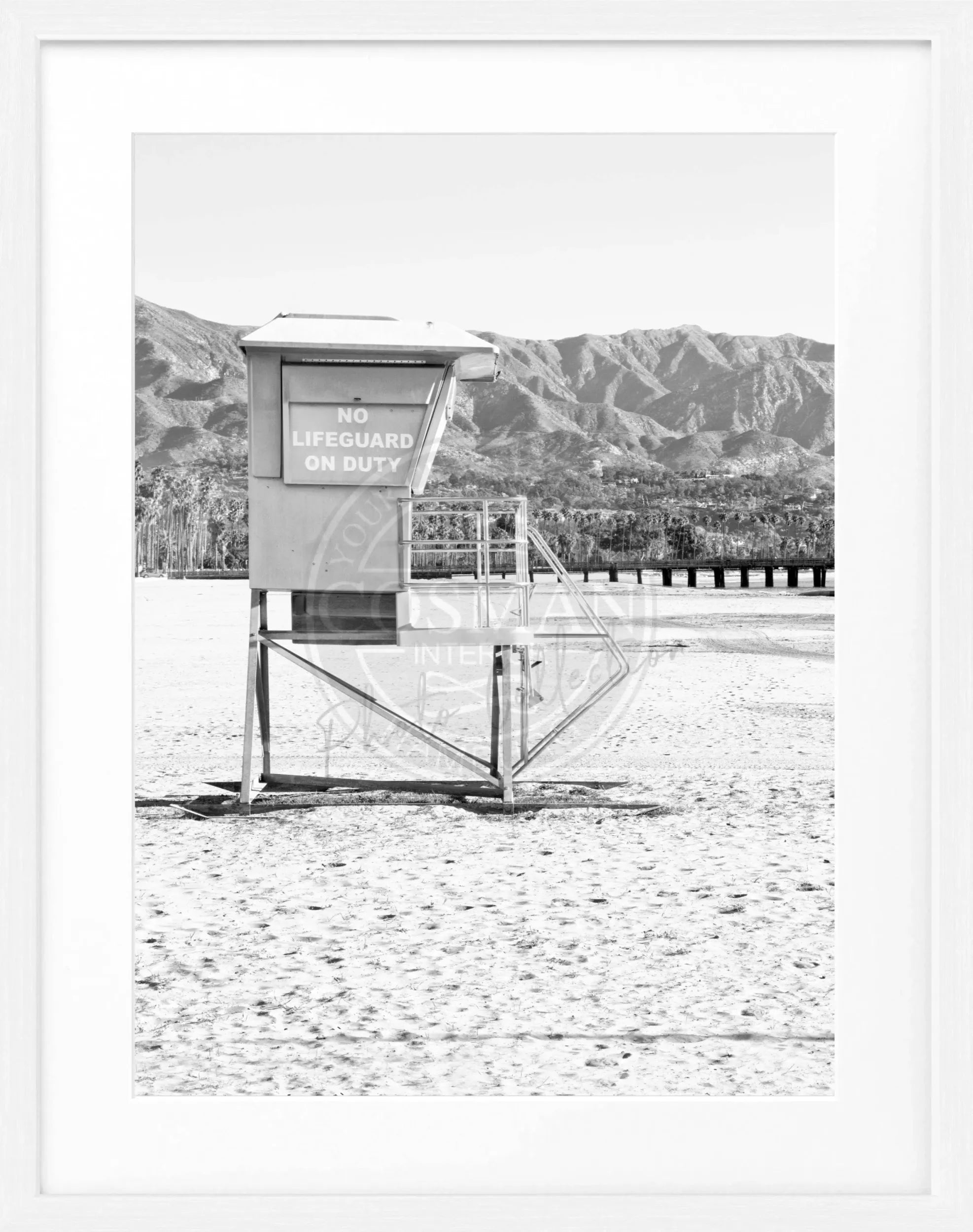 Schwarz-weiß Poster mit Rahmen, Kalifornien Santa Barbara Lifeguard Motiv, von Cosman-Photocollection, 25x31 cm