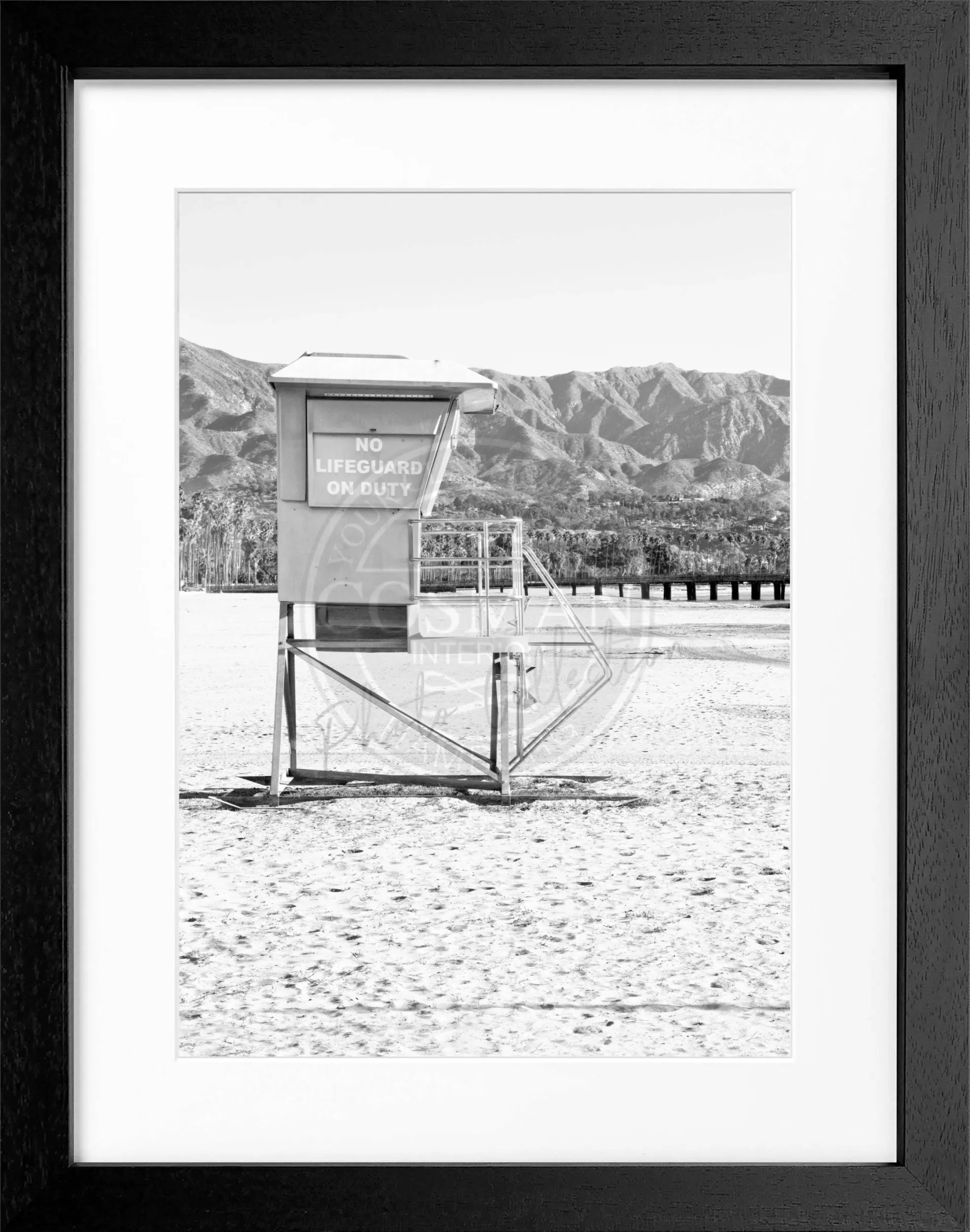 Schwarz-weiß Poster mit Rahmen, Kalifornien Santa Barbara Lifeguard Motiv, 25x31cm, von Cosman-Photocollection