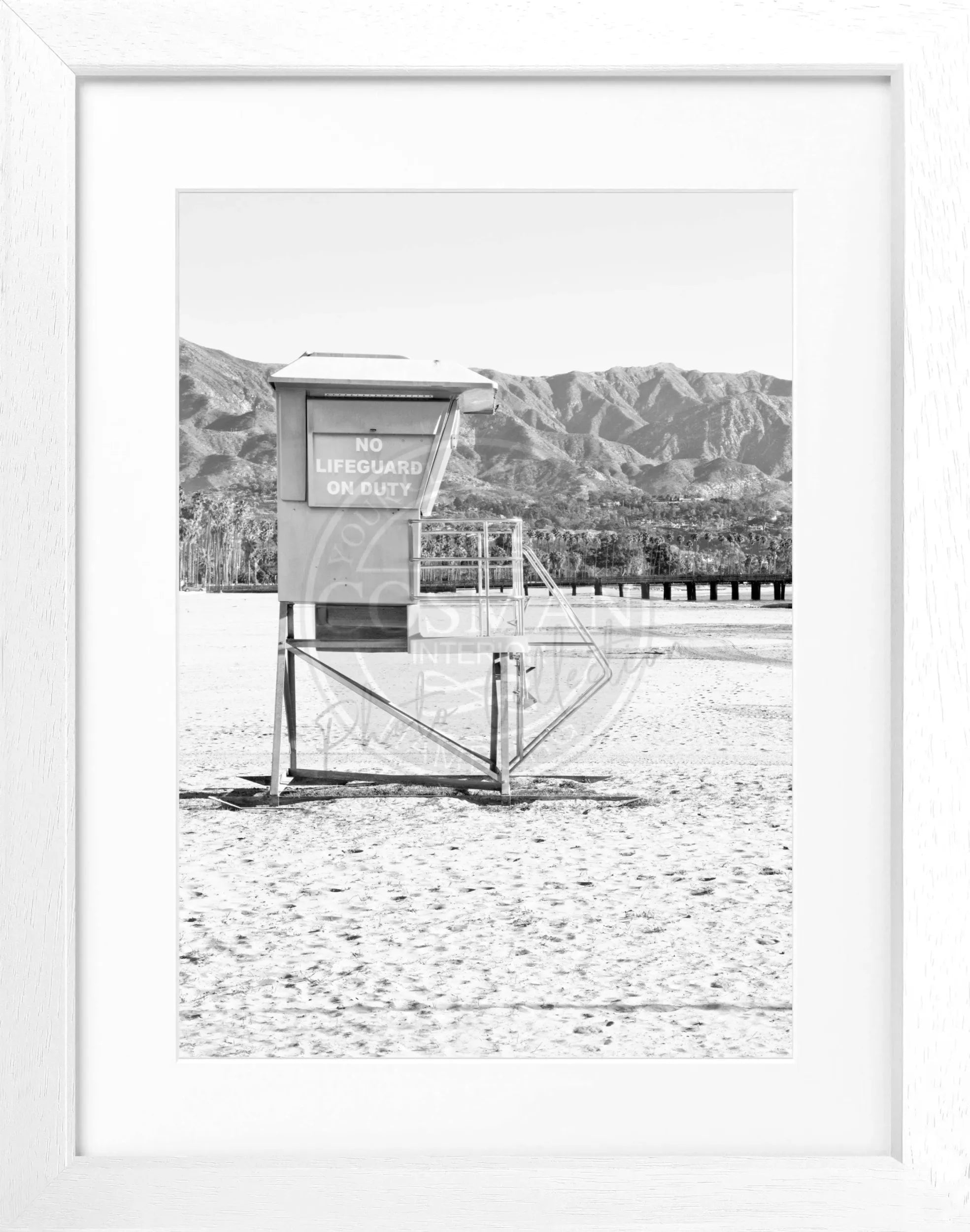 Schwarz-weiß Poster mit Rahmen, Kalifornien Santa Barbara Lifeguard Motiv, 25x31cm, von Cosman-Photocollection
