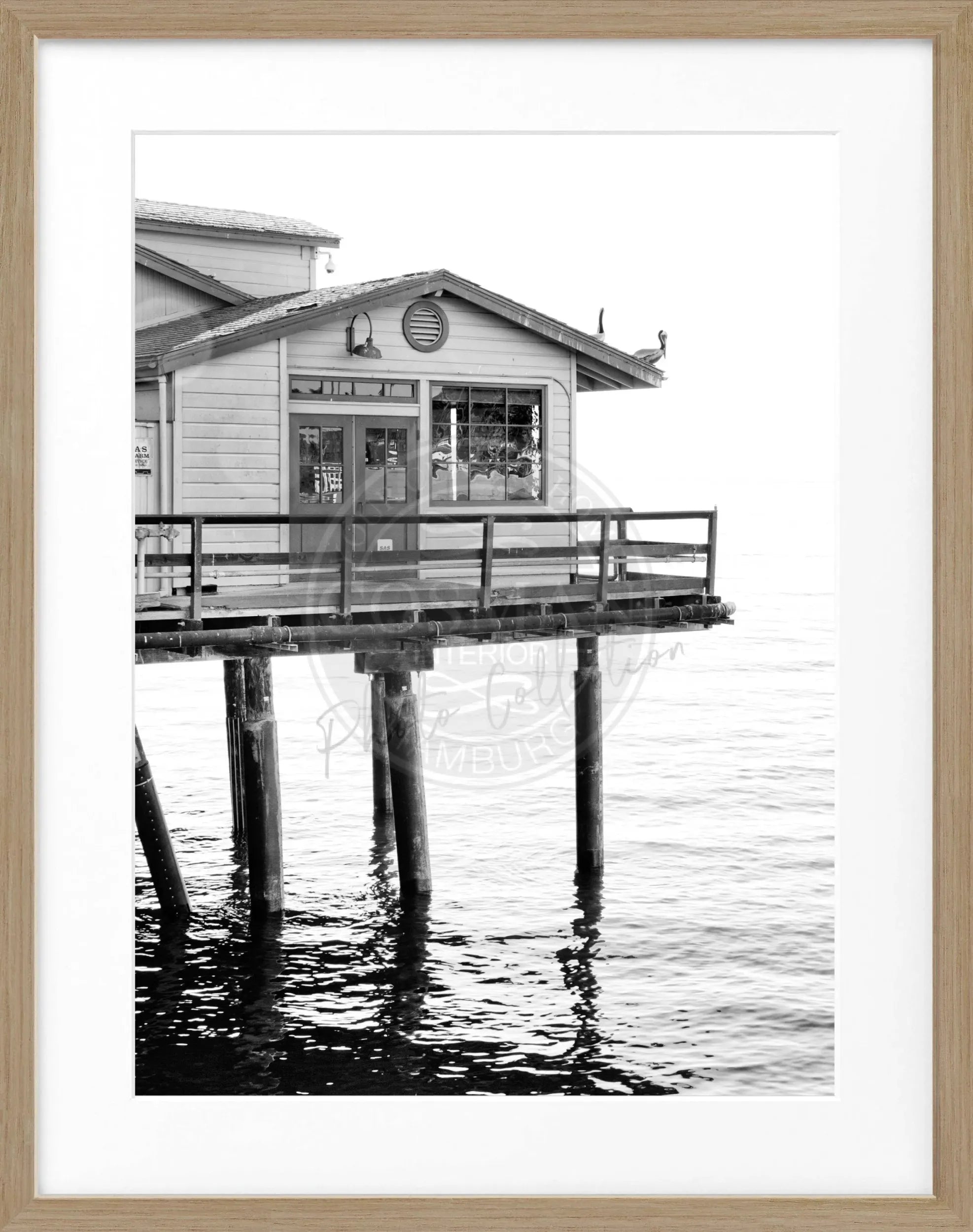 Schwarz-weiß Poster mit Rahmen von Cosman-Photocollection, Kalifornien Santa Barbara Pier, 25x31cm, Wanddekoration