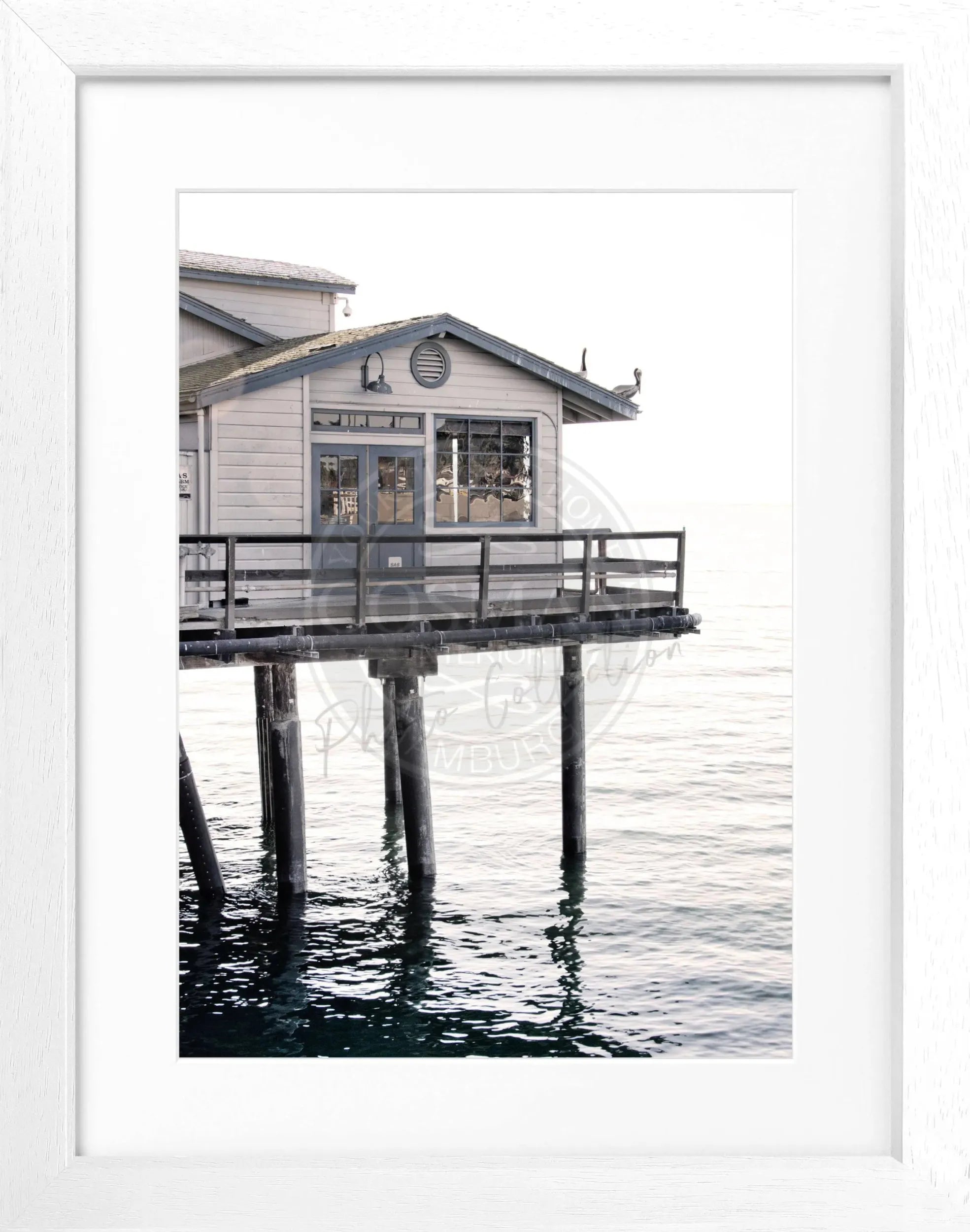 Schwarz-weiß Poster mit Rahmen von Cosman-Photocollection, Kalifornien Santa Barbara Pier, Motiv 25x31 cm, stilvolle Wanddekoration