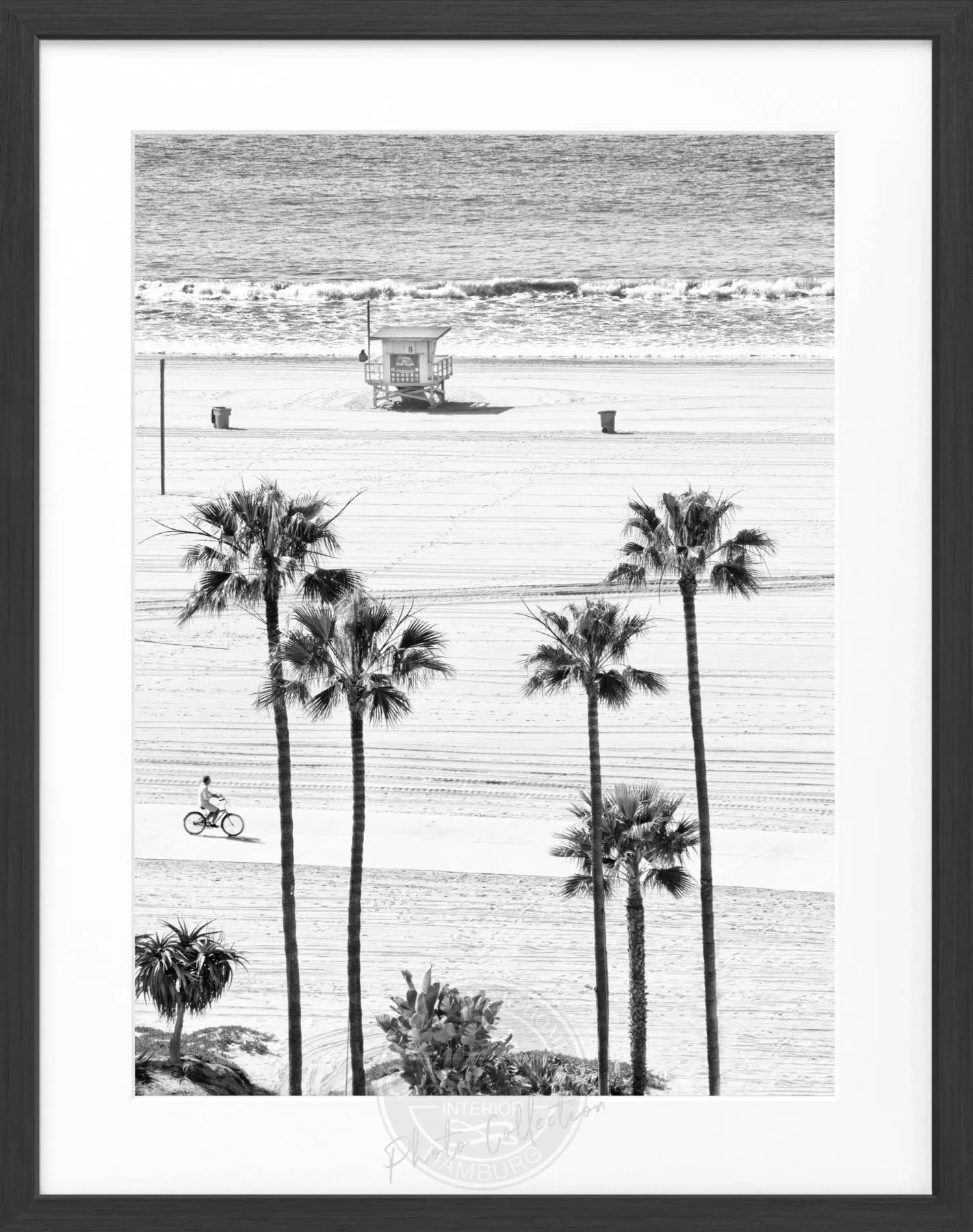 Schwarz-weiß Poster mit Rahmen von Cosman-Photocollection, Santa Monica Beach in Kalifornien, 25x31cm, Strandmotiv