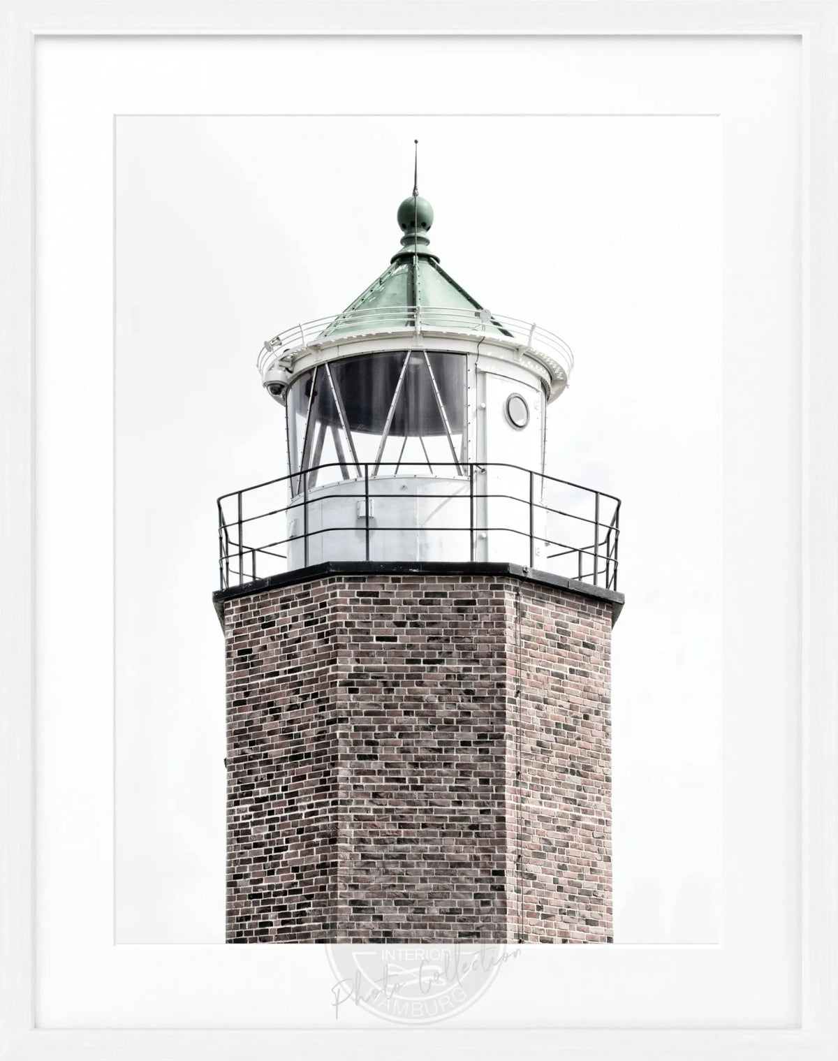 Schwarz-weiß Poster mit Rahmen, Leuchtturm am Rotes Kliff auf Sylt, von Cosman-Photocollection, 25x31 cm.