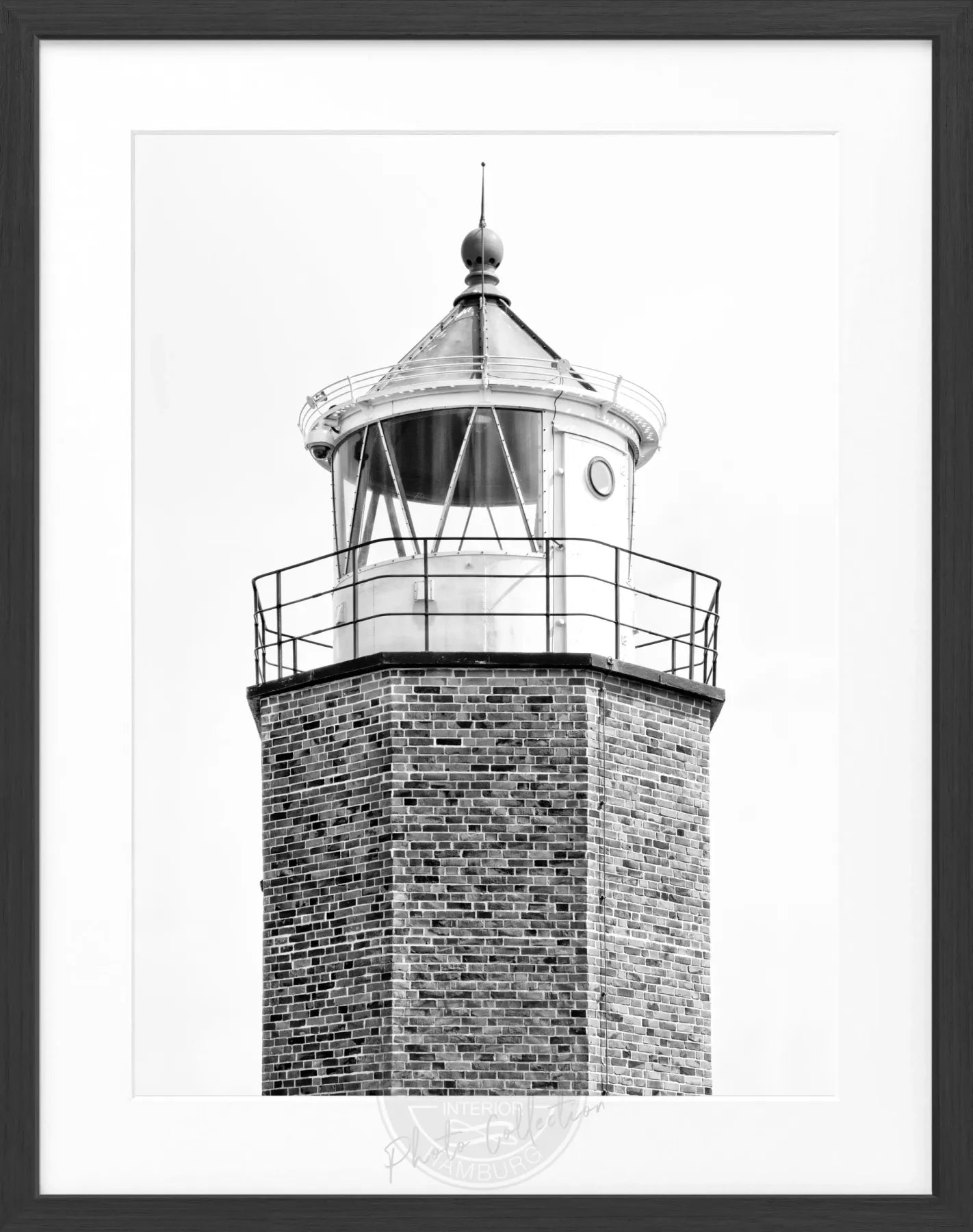 Schwarz-weiß Poster mit Rahmen, Leuchtturm am Roten Kliff auf Sylt, von Cosman-Photocollection, 25x31 cm.