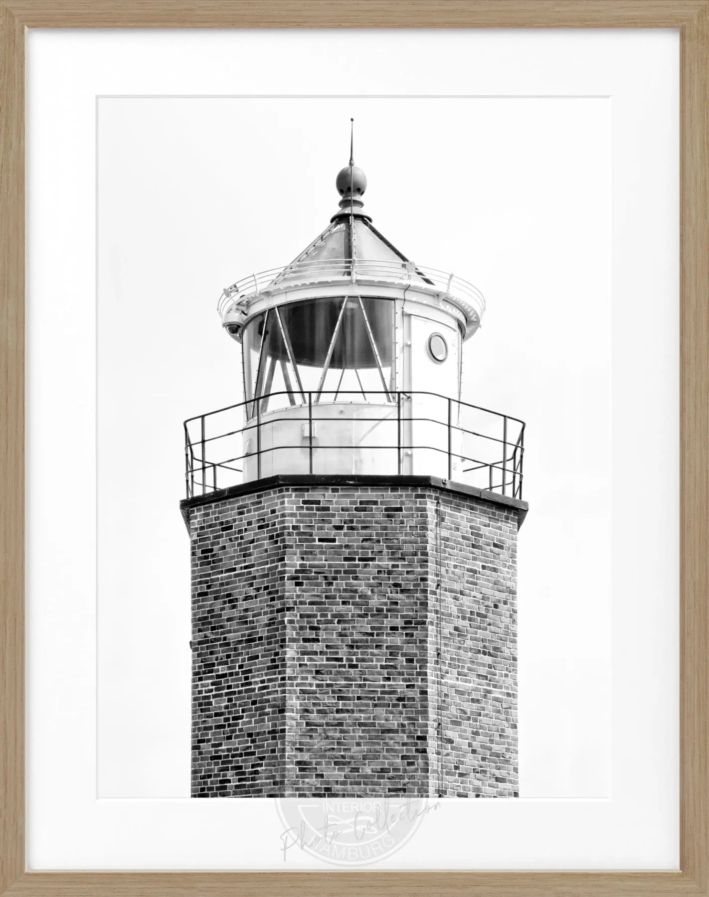 Schwarz-weiß Poster mit Rahmen, Leuchtturm am Rotes Kliff auf Sylt, von Cosman-Photocollection, 25x31 cm.