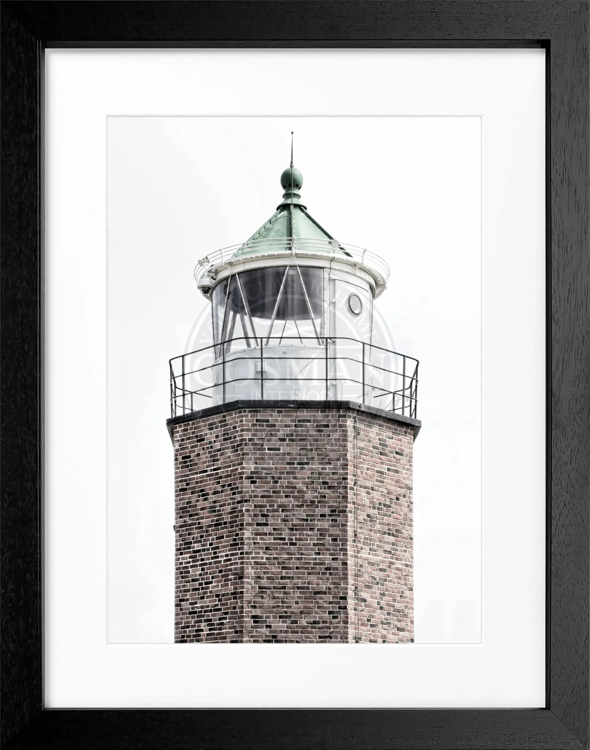 Schwarz-weißer Poster mit schwarzem Rahmen, Leuchtturm am Rotes Kliff auf Sylt, von Cosman-Photocollection, 25x31 cm
