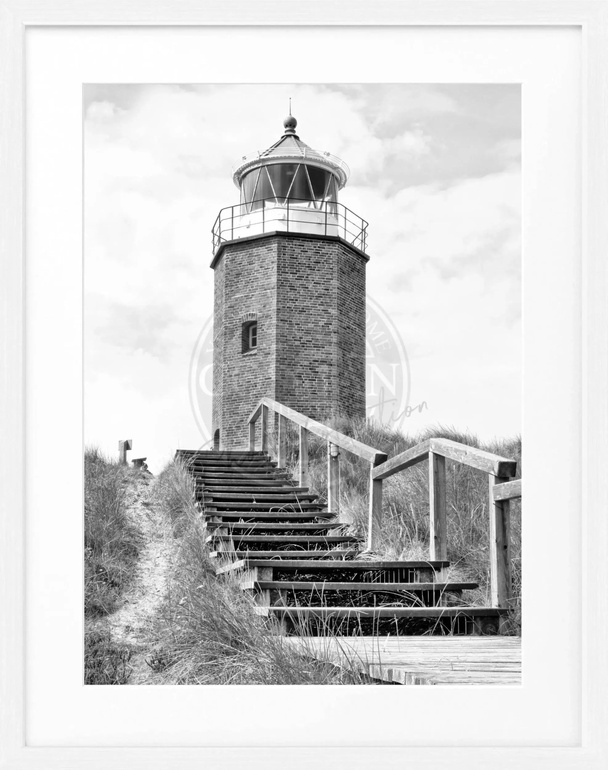Schwarz-weiß Poster mit Rahmen, Leuchtturm Sylt am Rotes Kliff, Kampen, von Cosman-Photocollection, 25x31cm