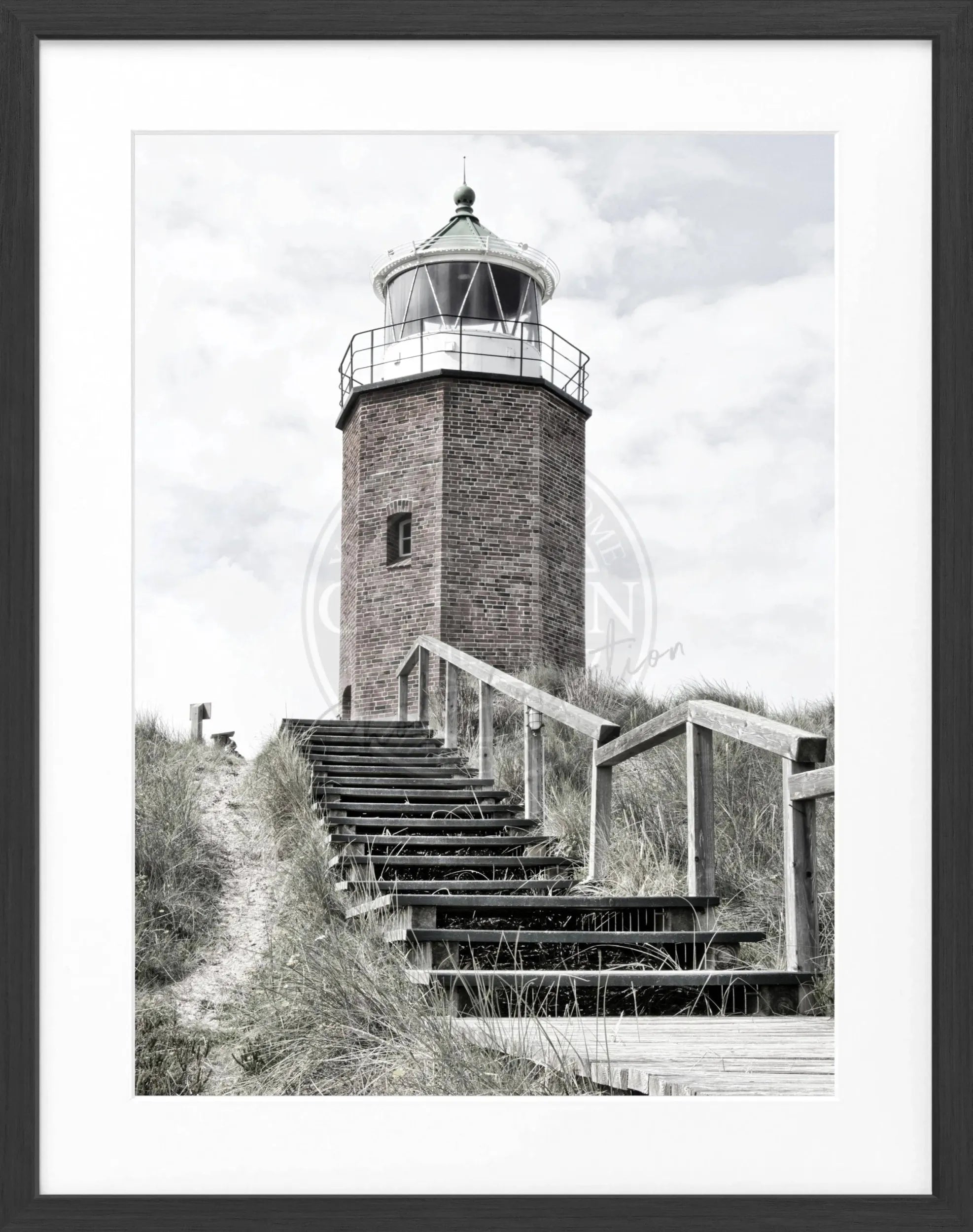 Schwarz-weiß Poster mit Rahmen, Leuchtturm Sylt ’Rotes Kliff’ Kampen, von Cosman-Photocollection, 25x31 cm