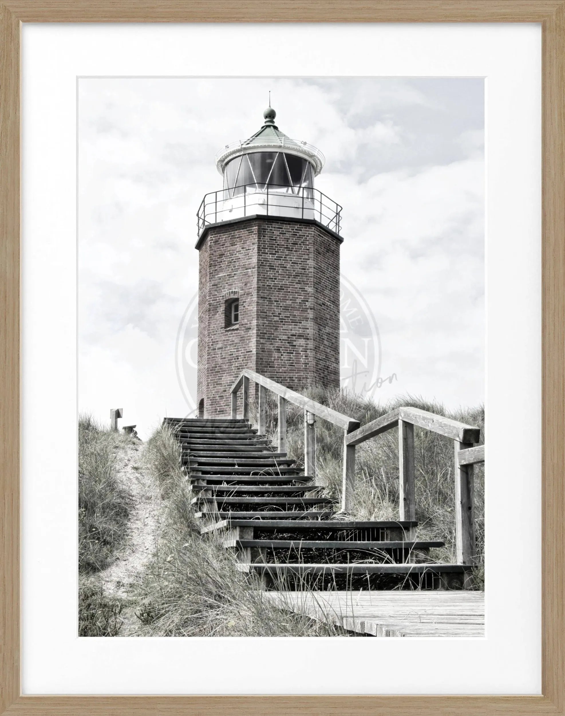Schwarz-weiß Poster mit Rahmen, Leuchtturm Sylt ’Rotes Kliff’ in Kampen, von Cosman-Photocollection, 25x31 cm