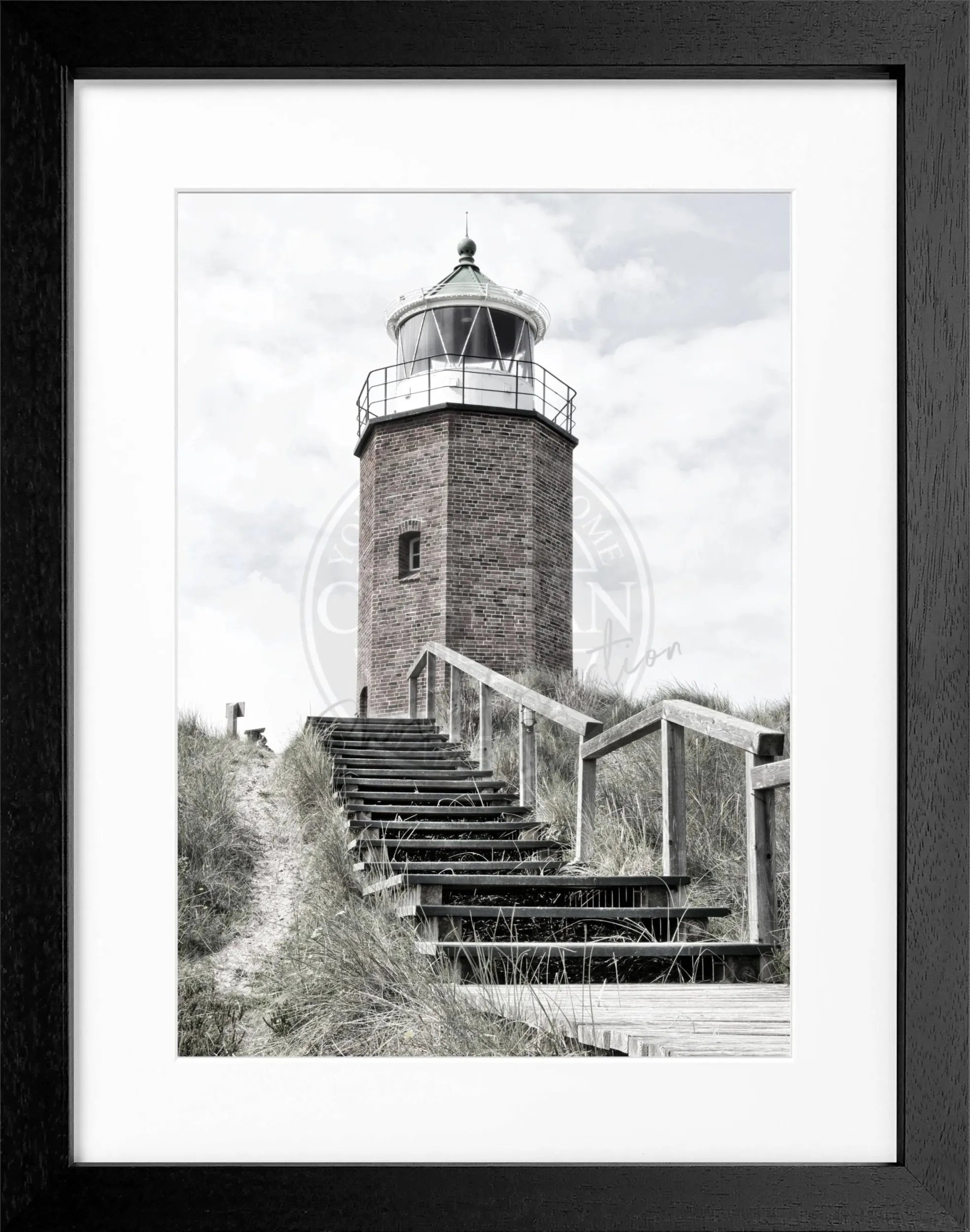 Schwarz-weiß Poster mit Rahmen, Leuchtturm Sylt 'Rotes Kliff' Kampen, von Cosman-Photocollection, 25x31 cm