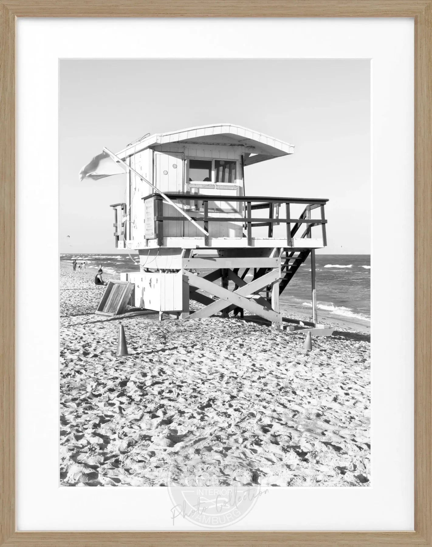 Schwarz-weiß Poster mit Rahmen 'Lifeguard' von Cosman-Photocollection, Florida Key West, 25x31cm, Rettungsschwimmer Motiv