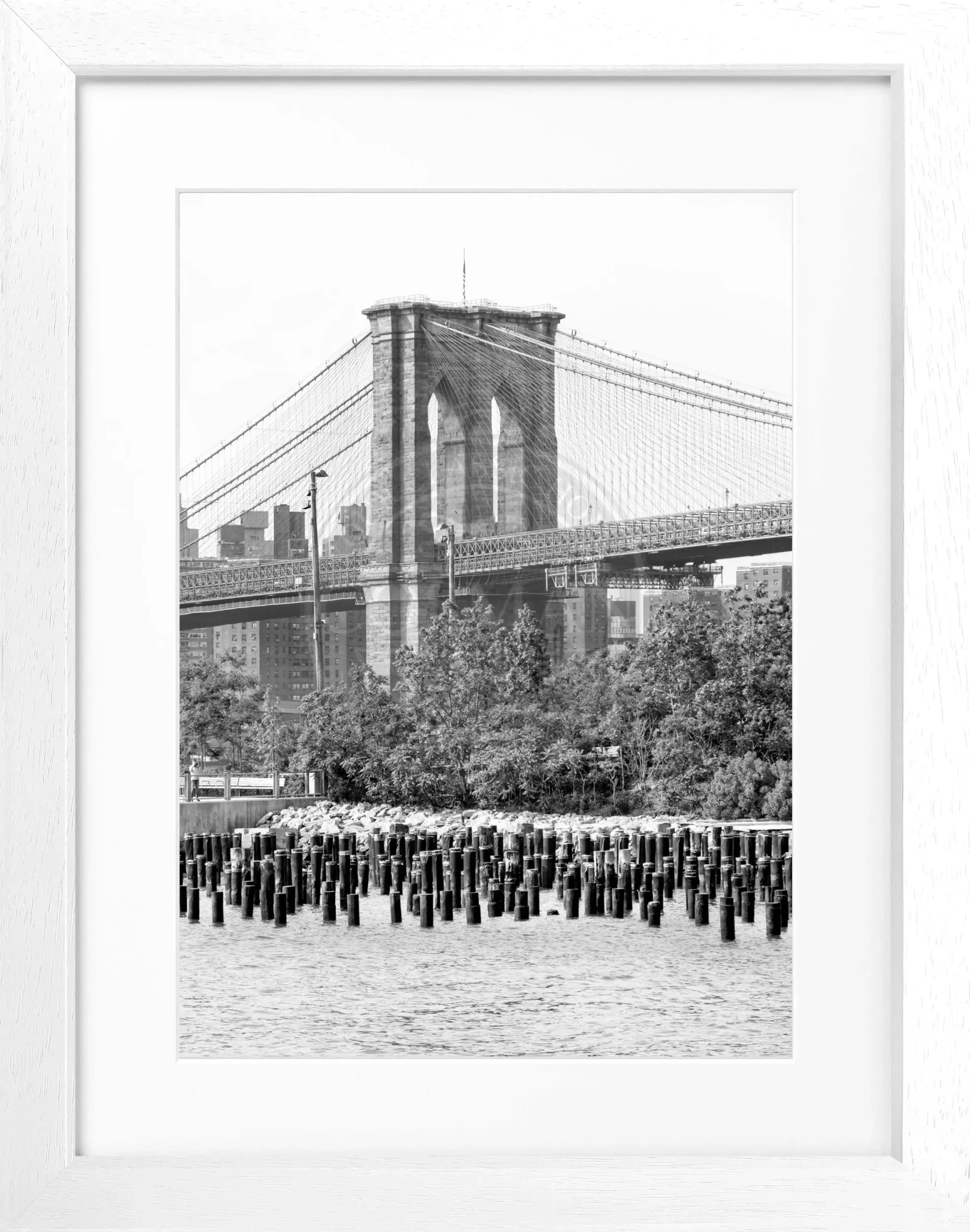 Schwarzer Schwarz-Weiß-Poster mit Rahmen, New York Brooklyn Bridge, von Cosman-Photocollection, 25x31 cm