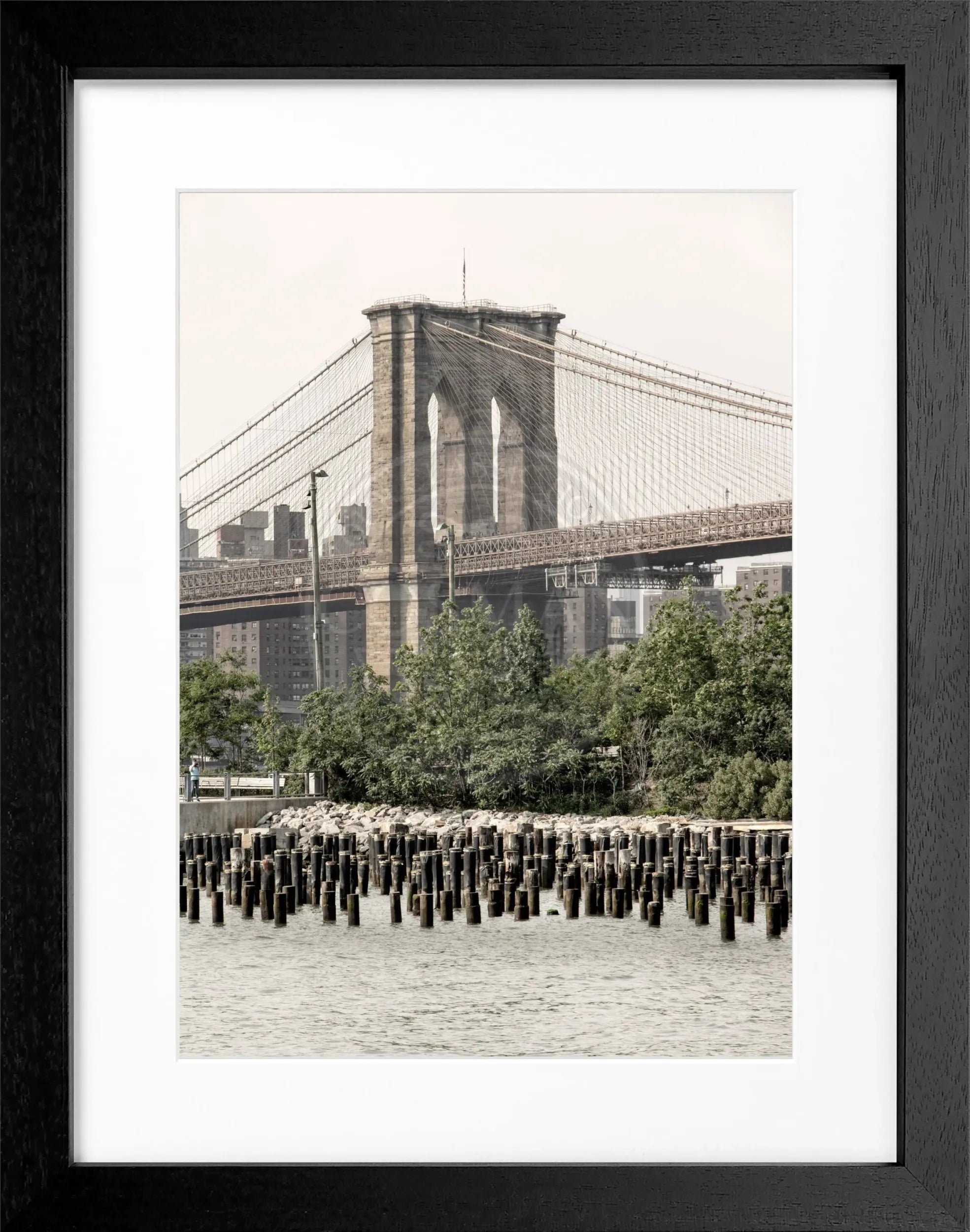 Schwarz-weiß Poster mit Rahmen, New York Brooklyn Bridge, von Cosman-Photocollection, 25x31 cm, Wanddekoration