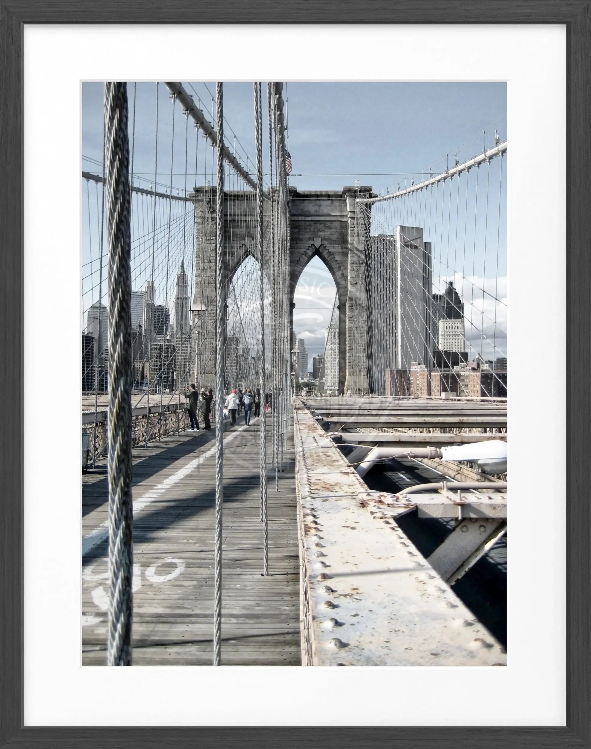 Schwarz-weiß Poster mit Rahmen von Cosman-Photocollection, New York Brooklyn Bridge, 25x31cm, urbanes Motiv, dekoratives Wandbild