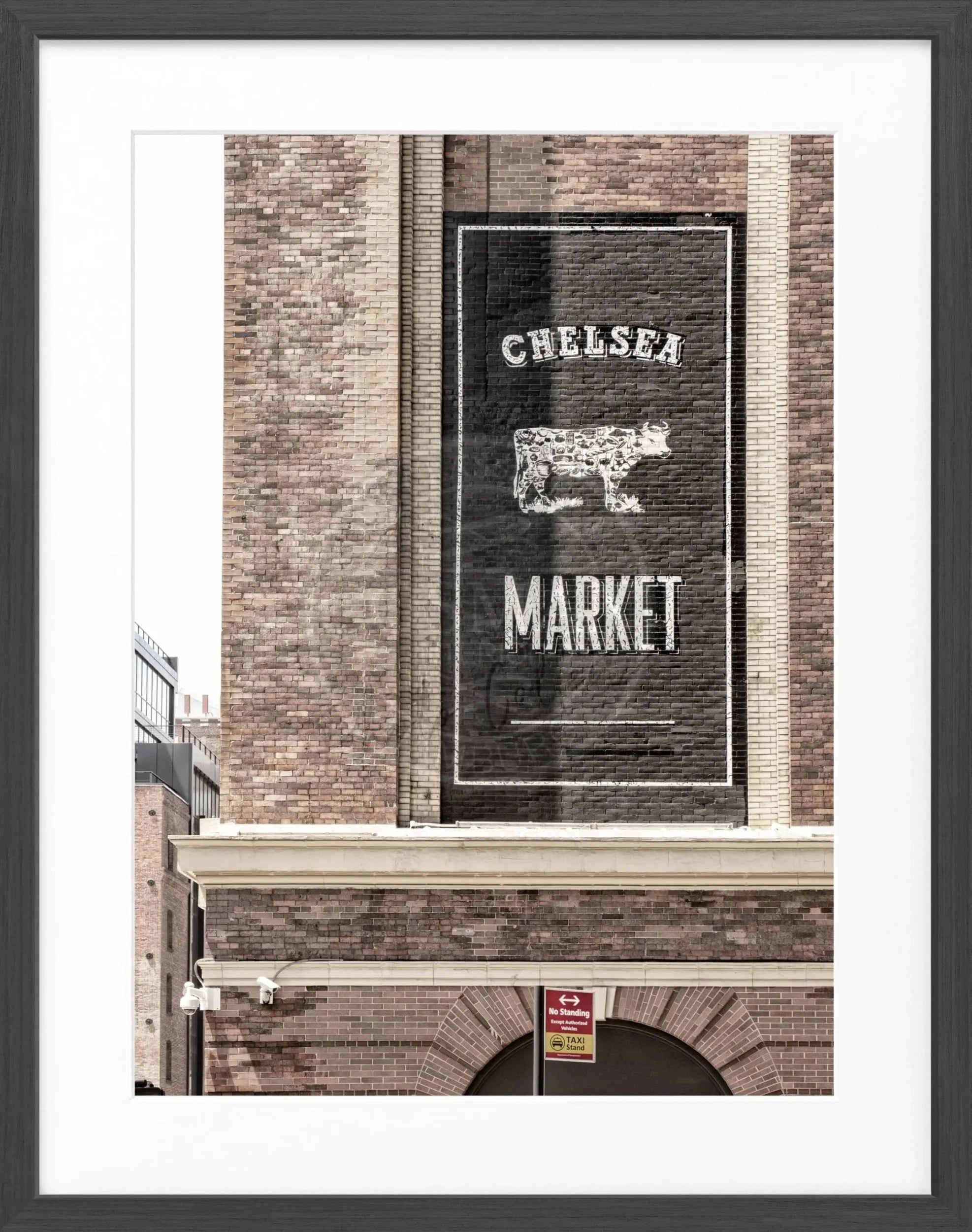 Schwarz-weiß Poster mit Rahmen von Cosman-Photocollection, New York Chelsea Market, Motiv im Format 25x31cm