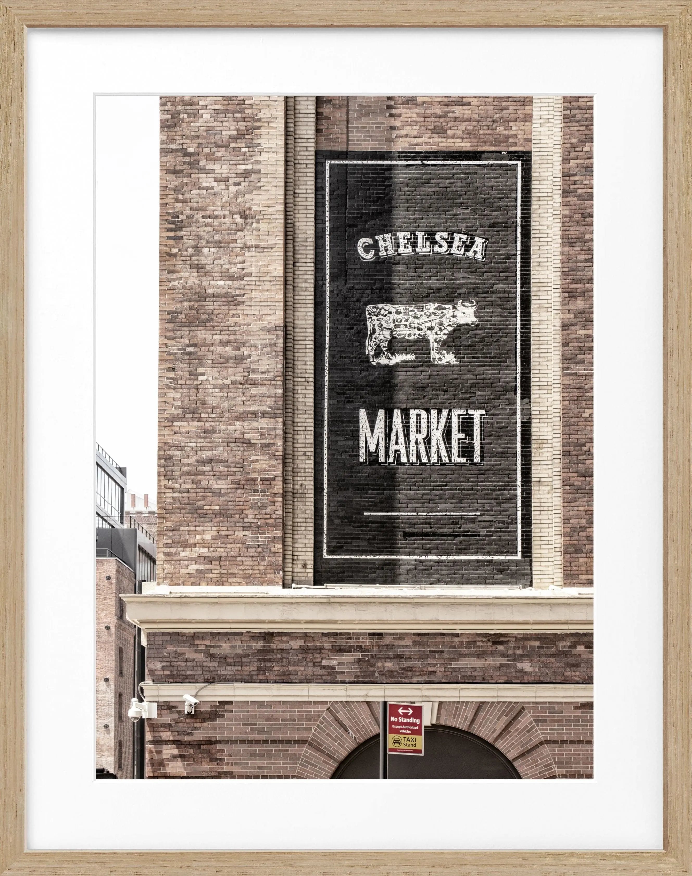 Schwarz-weiß Poster mit Rahmen, New York Chelsea Market Motiv, 25x31 cm, von Cosman-Photocollection, Wanddekoration