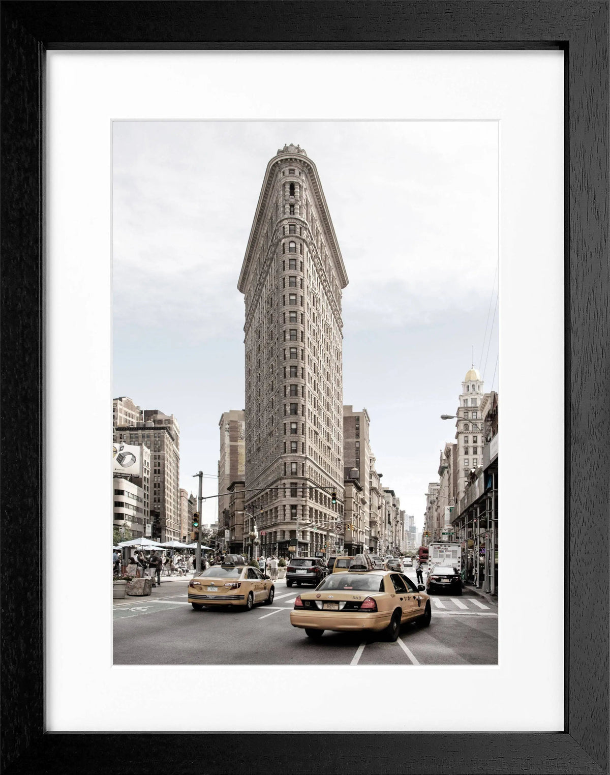 Schwarz-weiß Poster mit Rahmen von Cosman-Photocollection, Motiv des Flatiron Buildings in New York, 25x31 cm.
