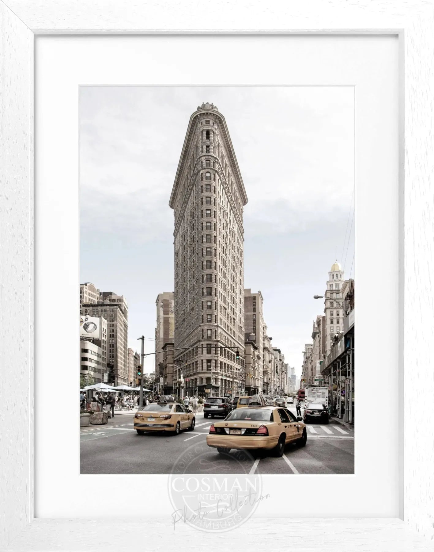 Schwarz-weiß Poster mit Rahmen von Cosman-Photocollection, New York Flatiron Building, Motiv 25x31 cm, Wanddekoration