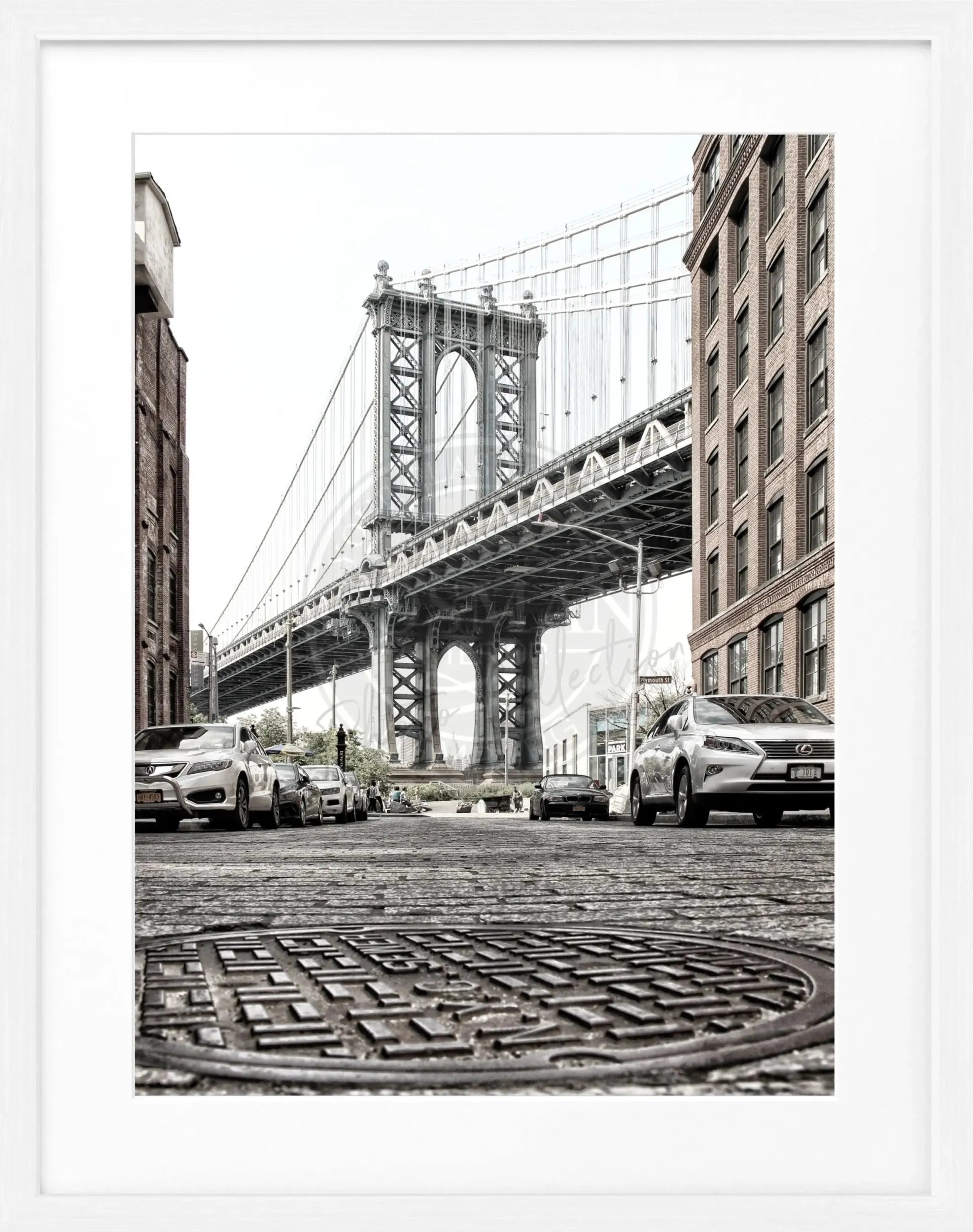 Schwarz-Weiß Poster mit Rahmen von Cosman-Photocollection, Manhattan Bridge in New York, 25x31 cm, urbanes Stadtbild