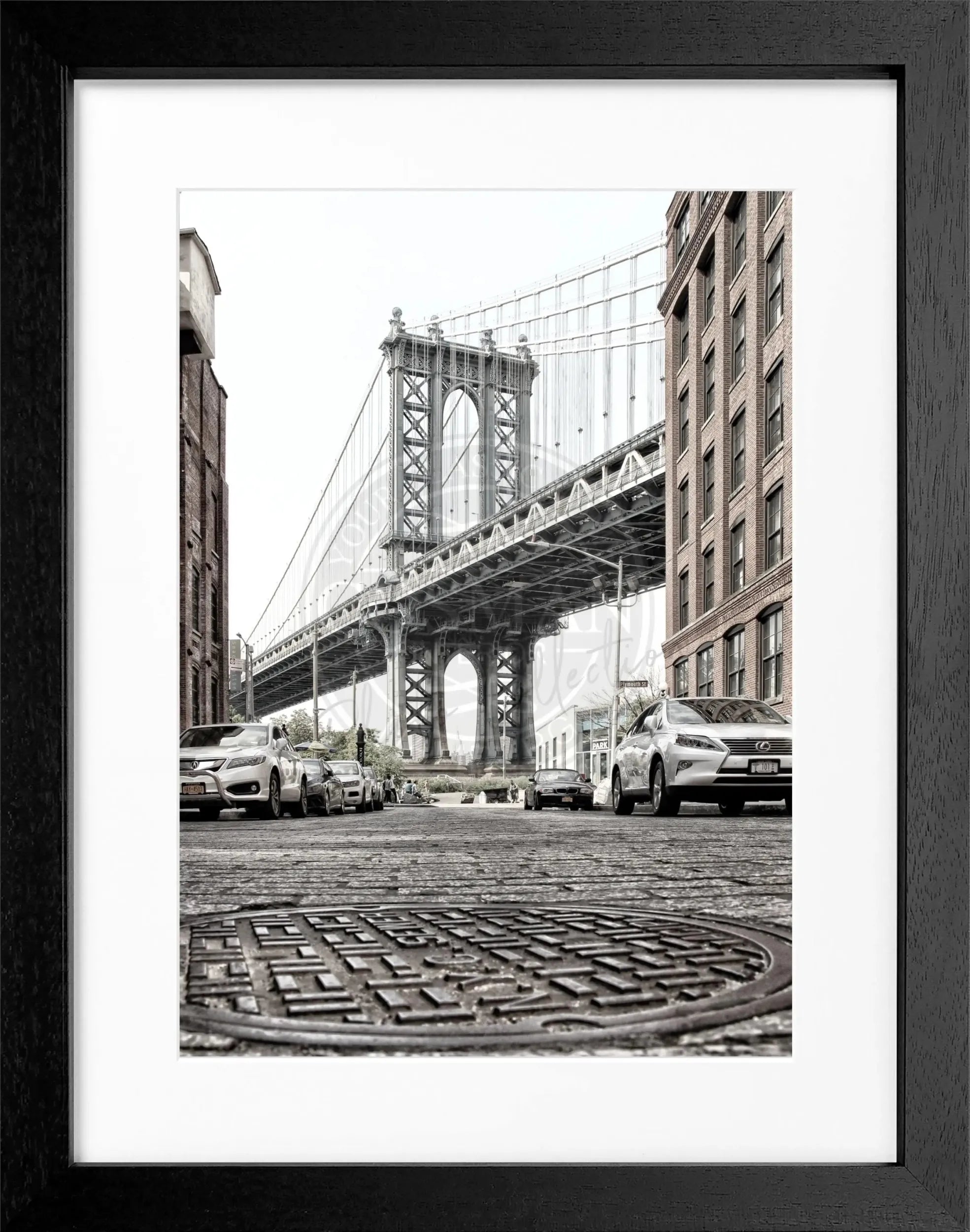 Schwarz-weißer Poster mit Rahmen von Cosman-Photocollection, Manhattan Bridge in New York, Motiv 25x31 cm.