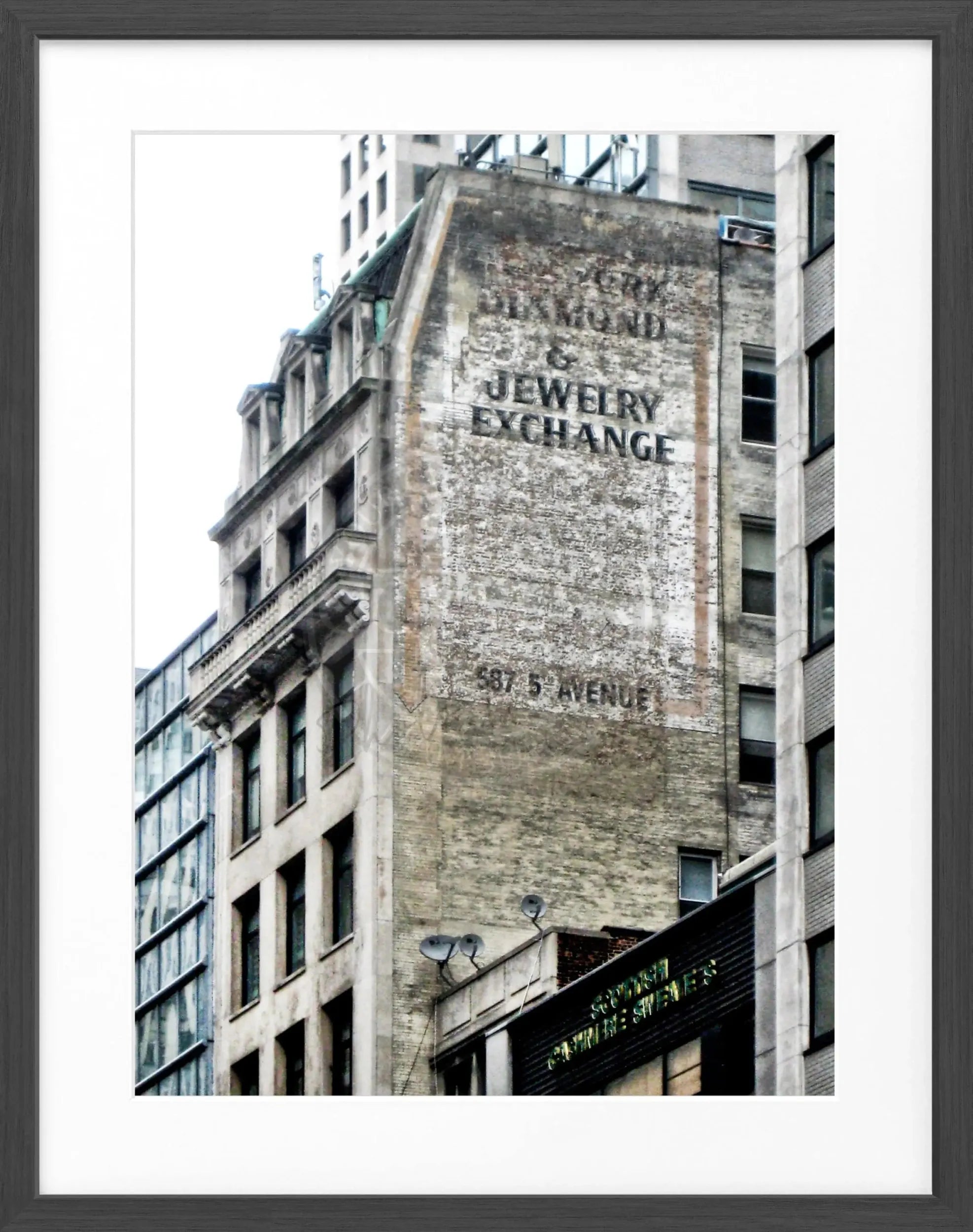 Schwarz-weiß Poster mit Rahmen von Cosman-Photocollection, New York NY33A, Motiv 25x31 cm, Wanddekoration im urbanen Stil