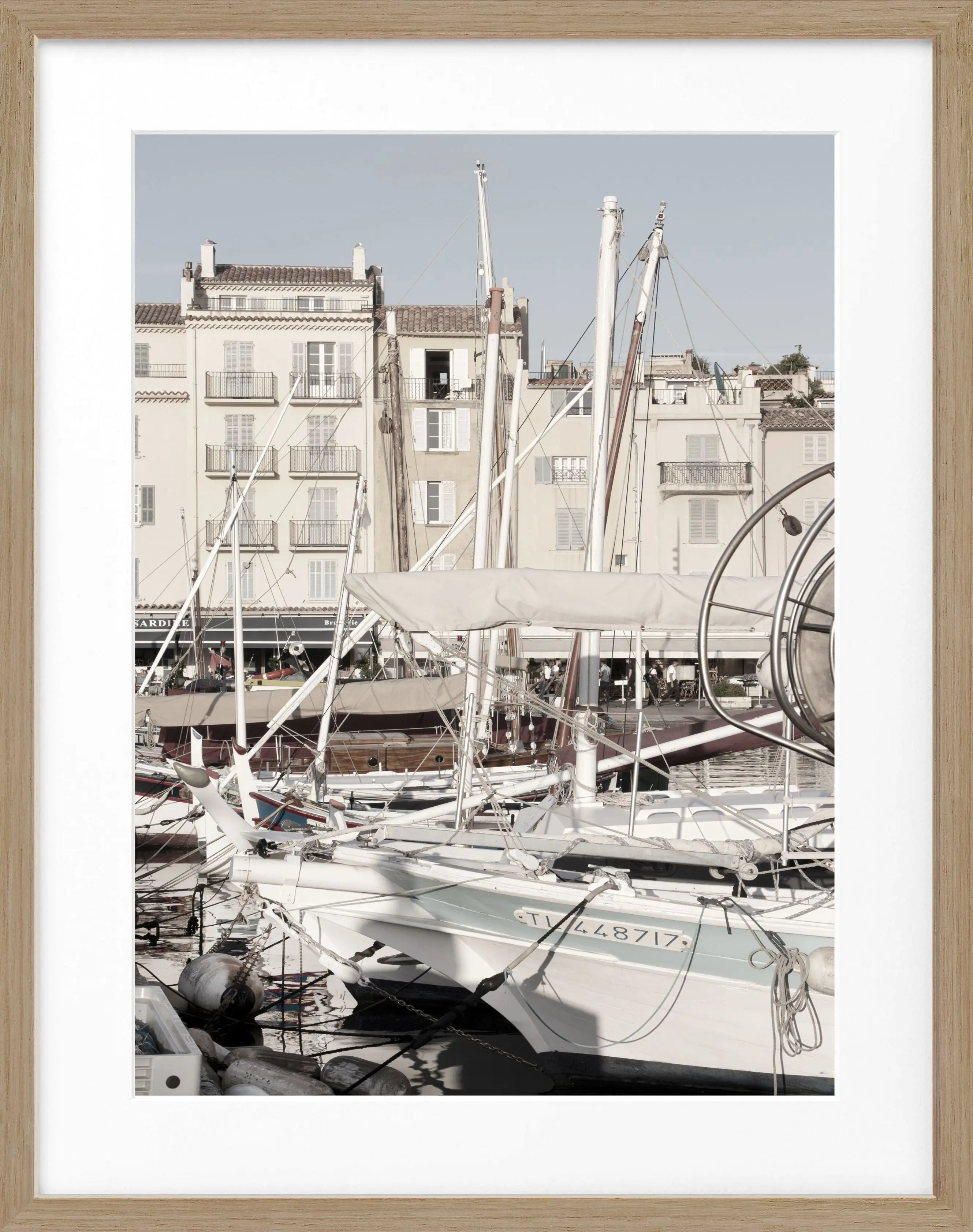 Schwarz-weiß Poster mit Rahmen, Saint Tropez Boot, Cosman-Photocollection, 25x31 cm, stilvolles maritimes Dekor