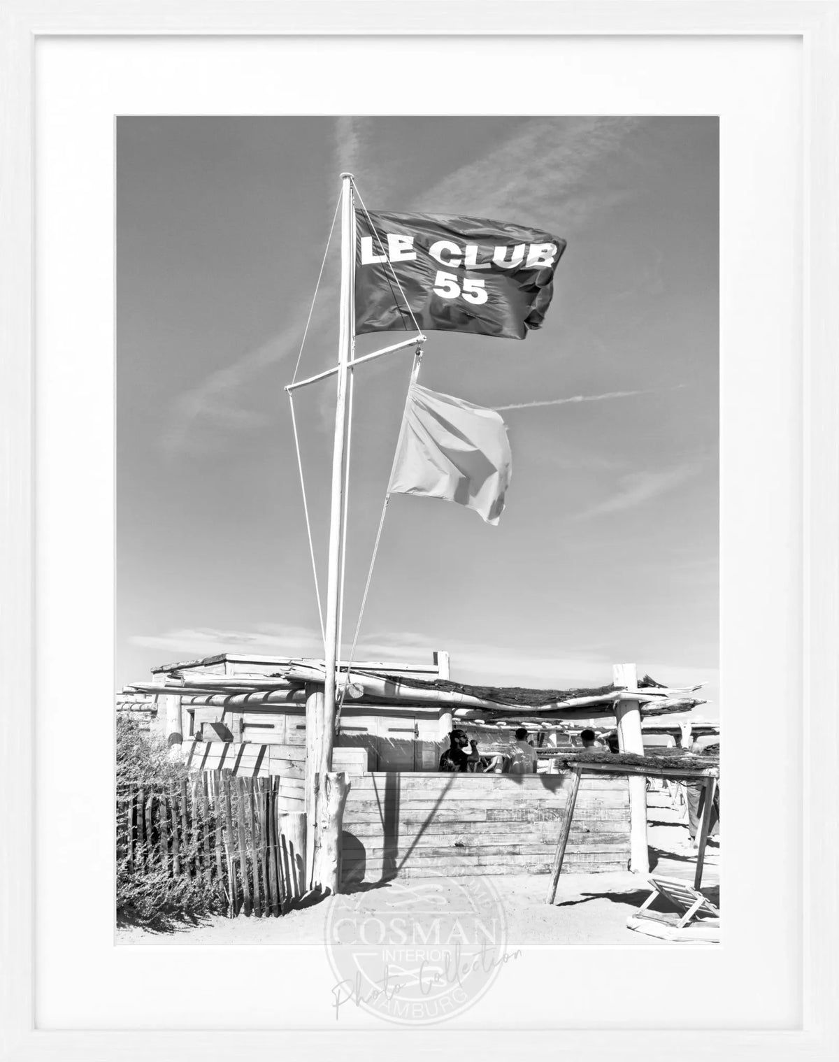 Schwarz-weiß Poster mit Rahmen von Cosman-Photocollection, Saint Tropez ’Le Club 55’, Motiv, 25x31 cm.