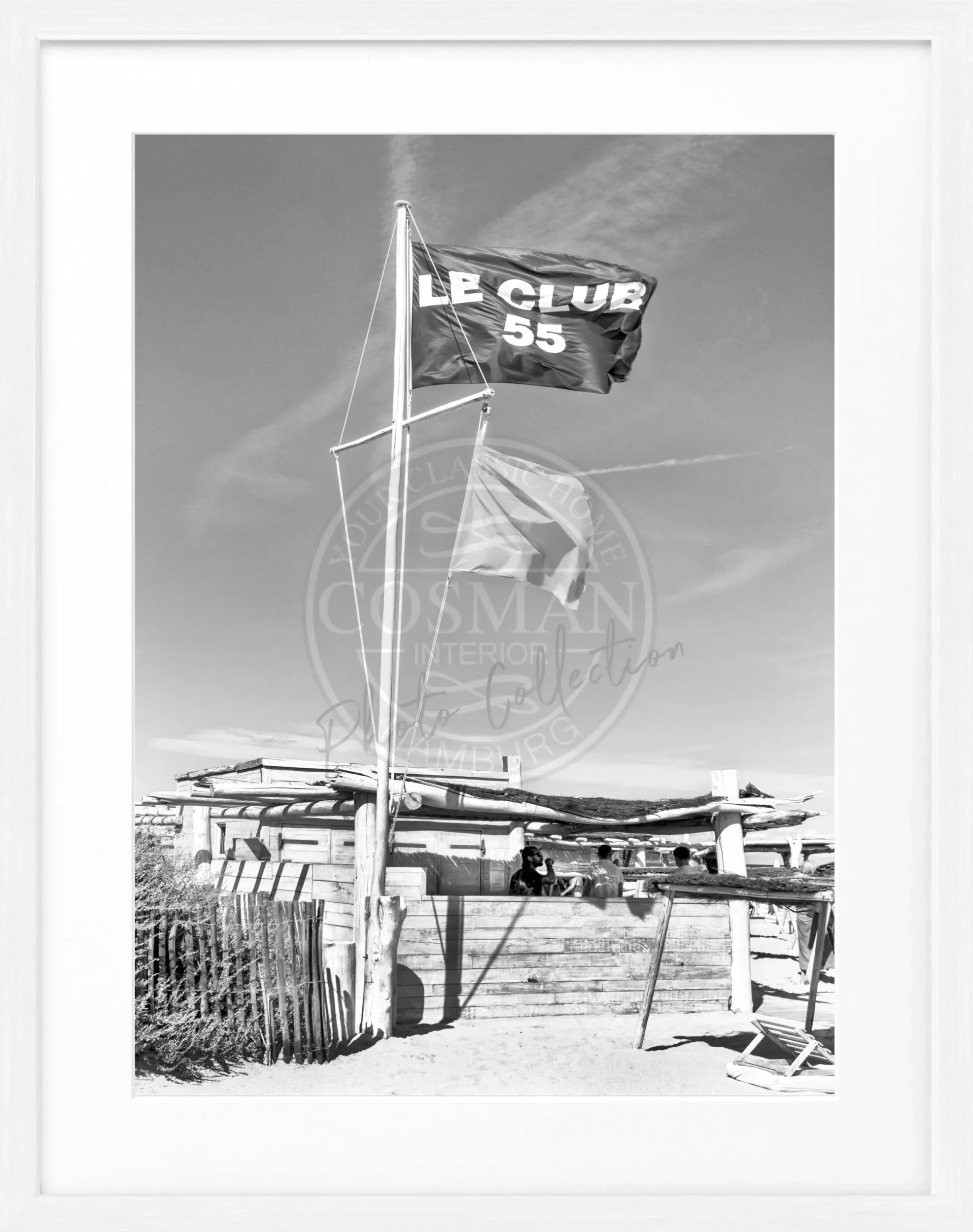Schwarz-weiß Poster mit Rahmen von Cosman-Photocollection, Saint Tropez ’Le Club 55’, Motiv, 25x31 cm.