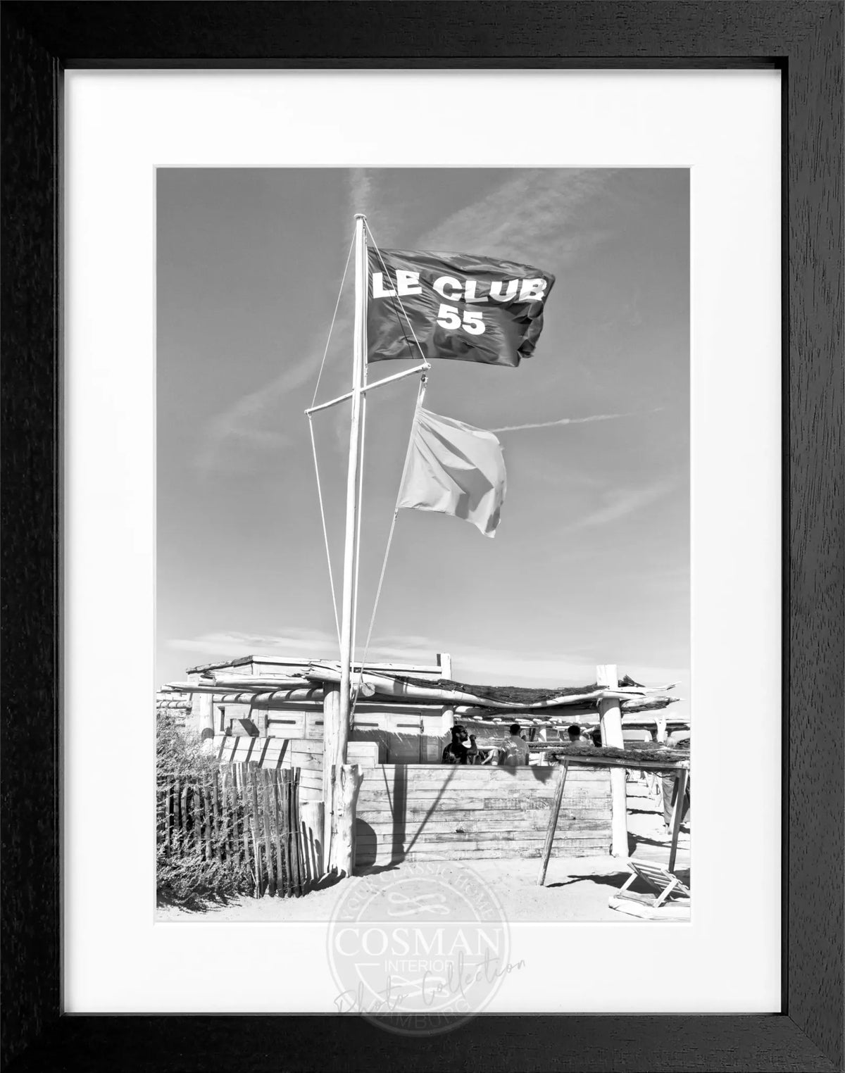 Schwarz-weiß Poster mit Rahmen, Saint Tropez ’Le Club 55’, Maße 25x31cm, von Cosman-Photocollection, dekoratives Wandbild