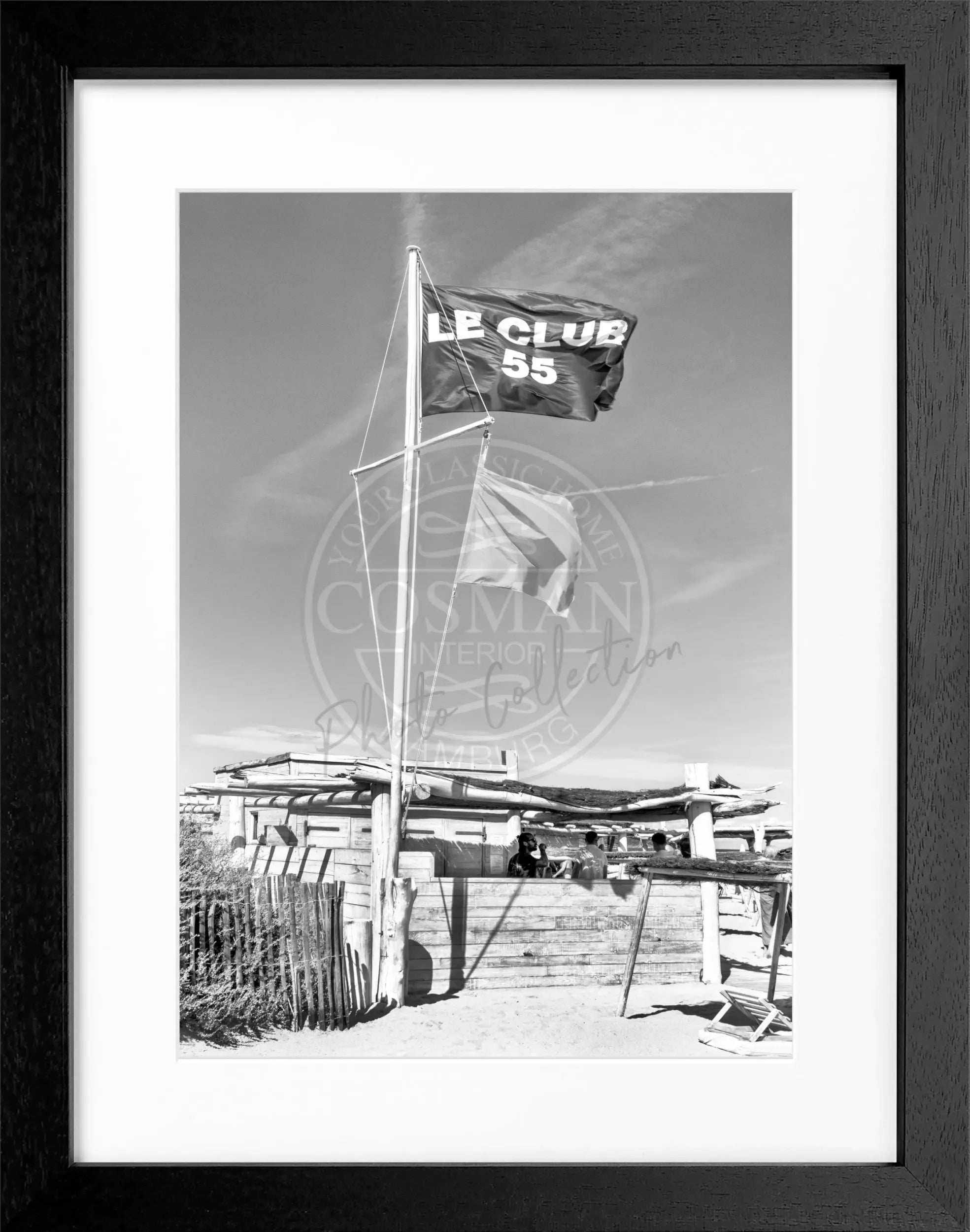 Schwarz-weiß Poster mit Rahmen, Saint Tropez ’Le Club 55’, Maße 25x31cm, von Cosman-Photocollection, dekoratives Wandbild