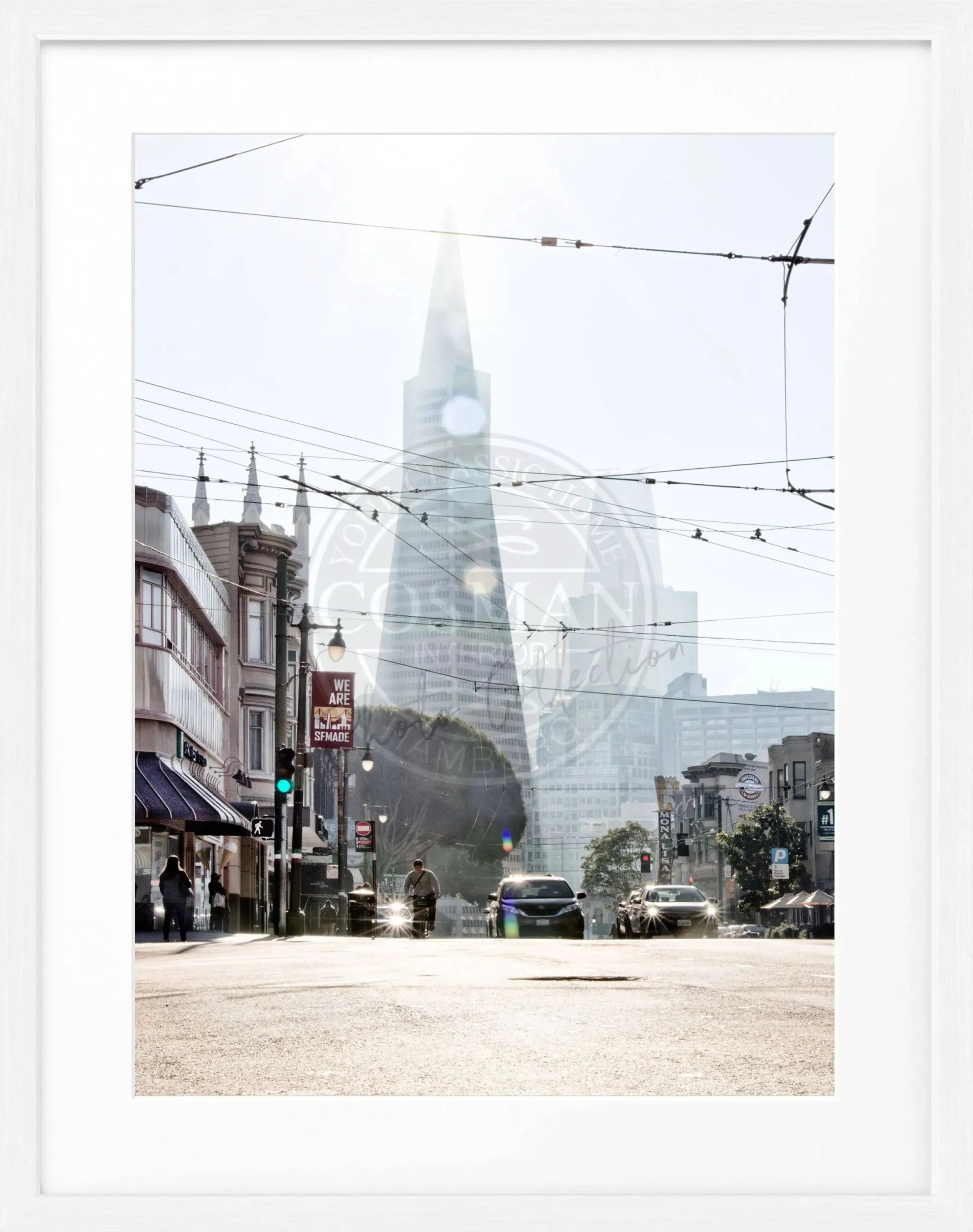 Schwarz-weiß Poster mit Rahmen, San Francisco Transamerica Pyramid im Zentrum, von Cosman-Photocollection, 25x31 cm