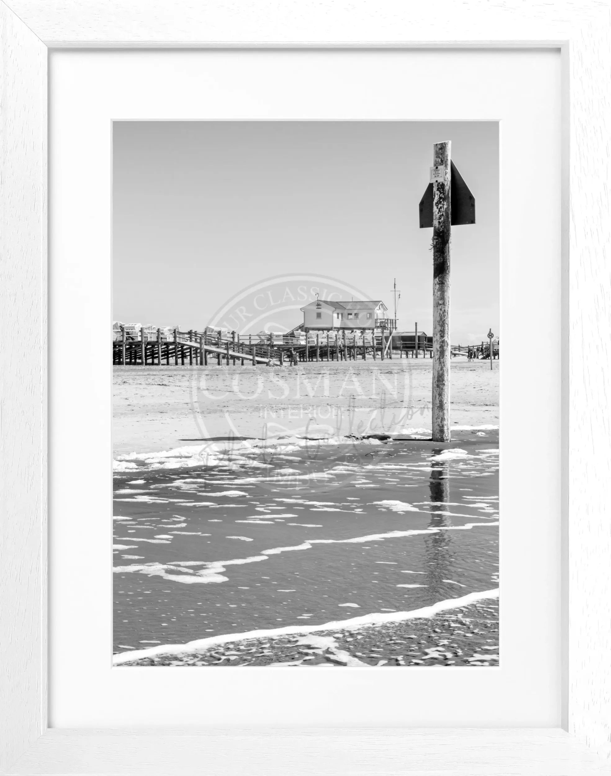 Schwarz-weiß Poster mit Rahmen, Sankt Peter Ording „Beach House“ von Cosman-Photocollection, 25x31 cm, dekoratives Wandbild