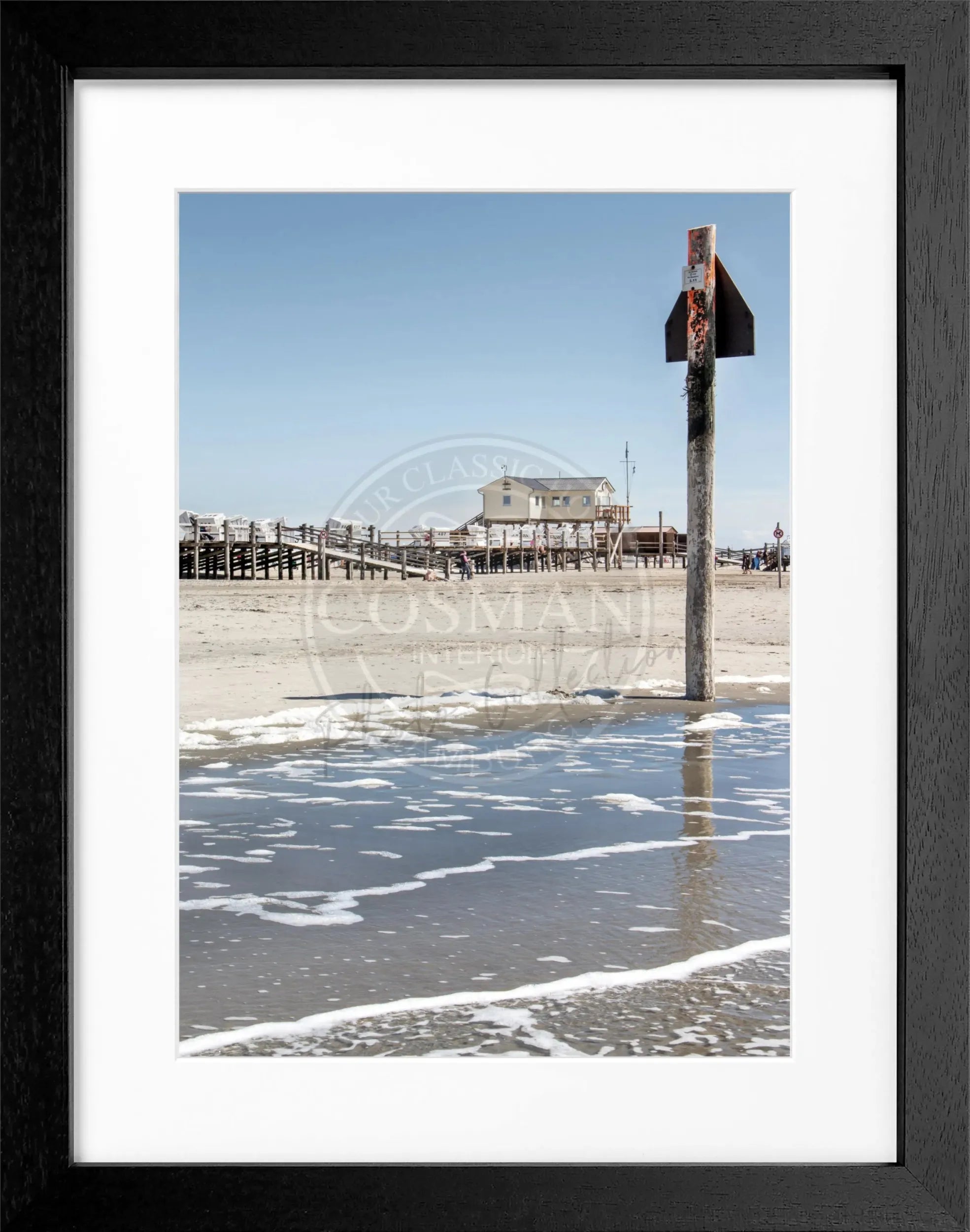 Schwarz-weiß Poster mit Rahmen von Cosman-Photocollection, Sankt Peter Ording Beach House Motiv, 25x31 cm