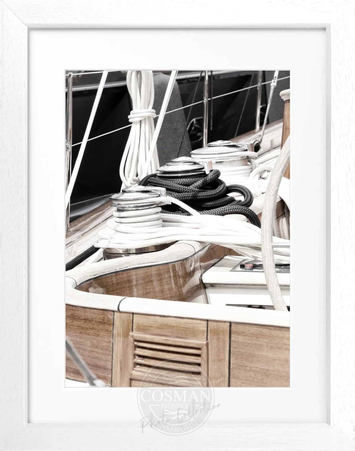 Schwarz-weiß Poster mit Rahmen, Segelboot in Saint Tropez, von Cosman-Photocollection, Maße 25x31 cm, stilvolle Wanddekoration