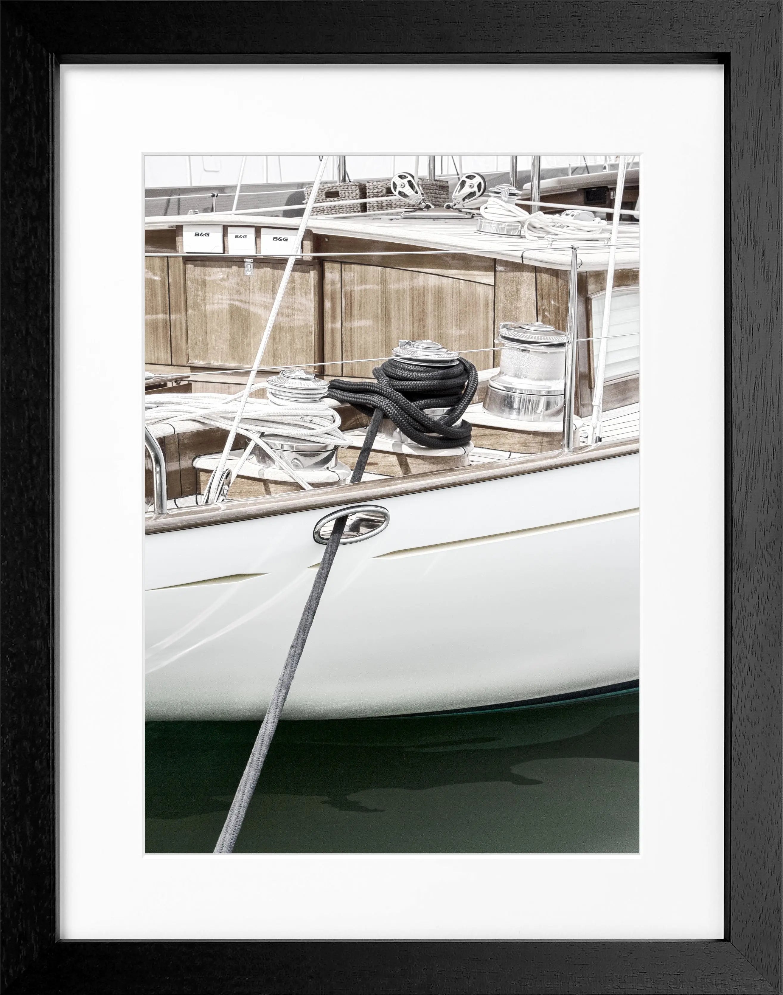 Schwarz-weiß Poster mit Rahmen, Segelboot in Saint Tropez, von Cosman-Photocollection, ca. 25x31 cm, maritimes Wandbild