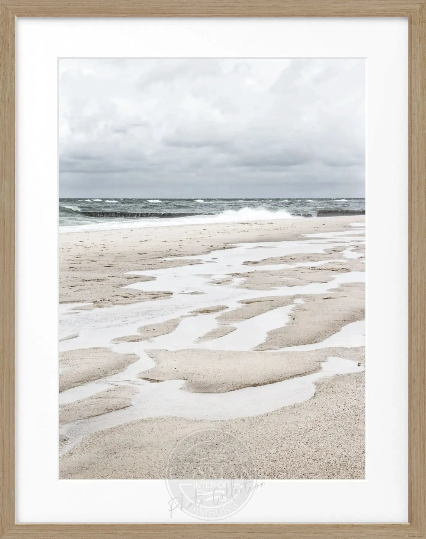Schwarz-weiß Poster mit Rahmen von Sylt Strand, von Cosman-Photocollection, Motiv in 25x31 cm, dekoratives Wandbild