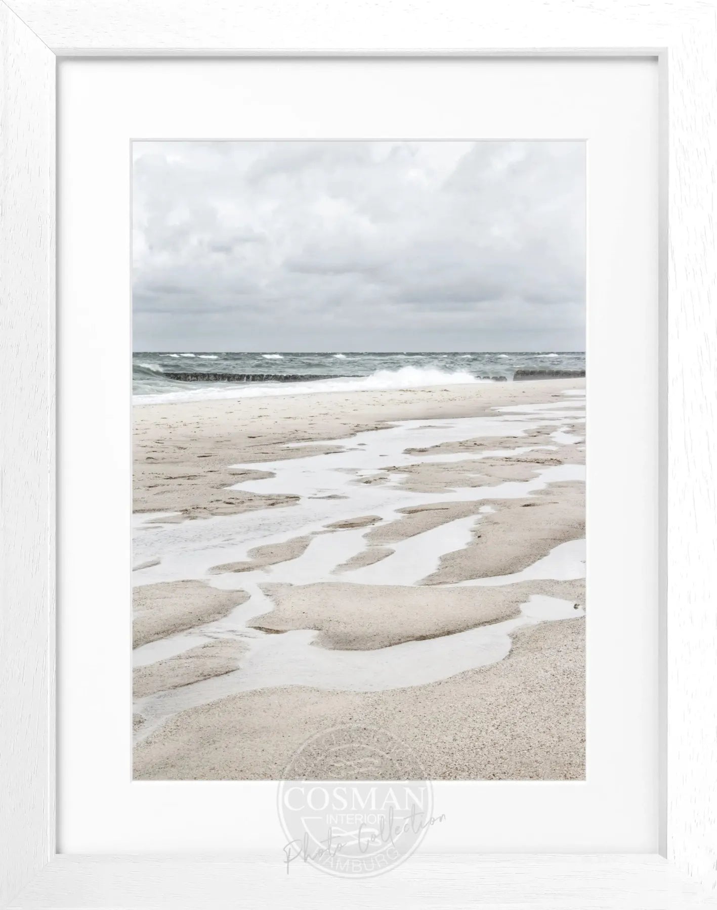 Schwarz-weiß Poster mit Rahmen von Sylt Strand, 25x31cm, von Cosman-Photocollection, ideal für Wanddekoration in modernen Räumen